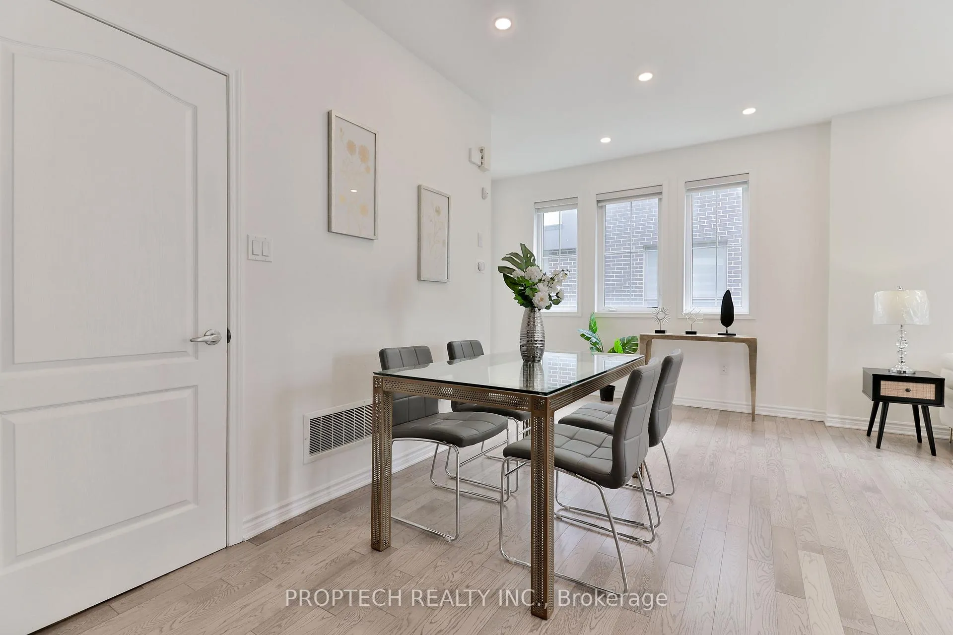 Photo 7 of 19 Frederick Wilson Avenue, Markham, Cornell — HOMEH