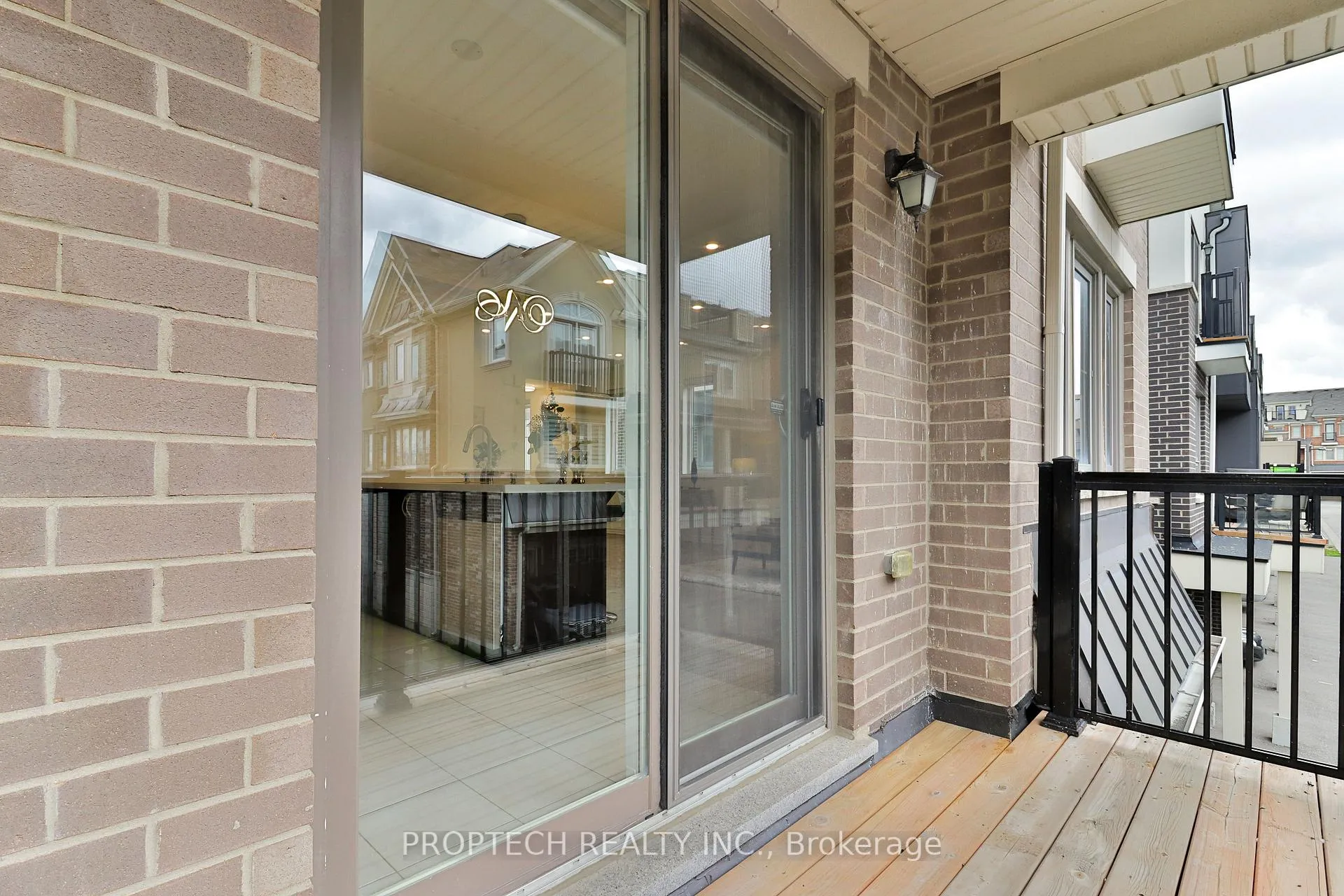 Photo 17 of 19 Frederick Wilson Avenue, Markham, Cornell — HOMEH