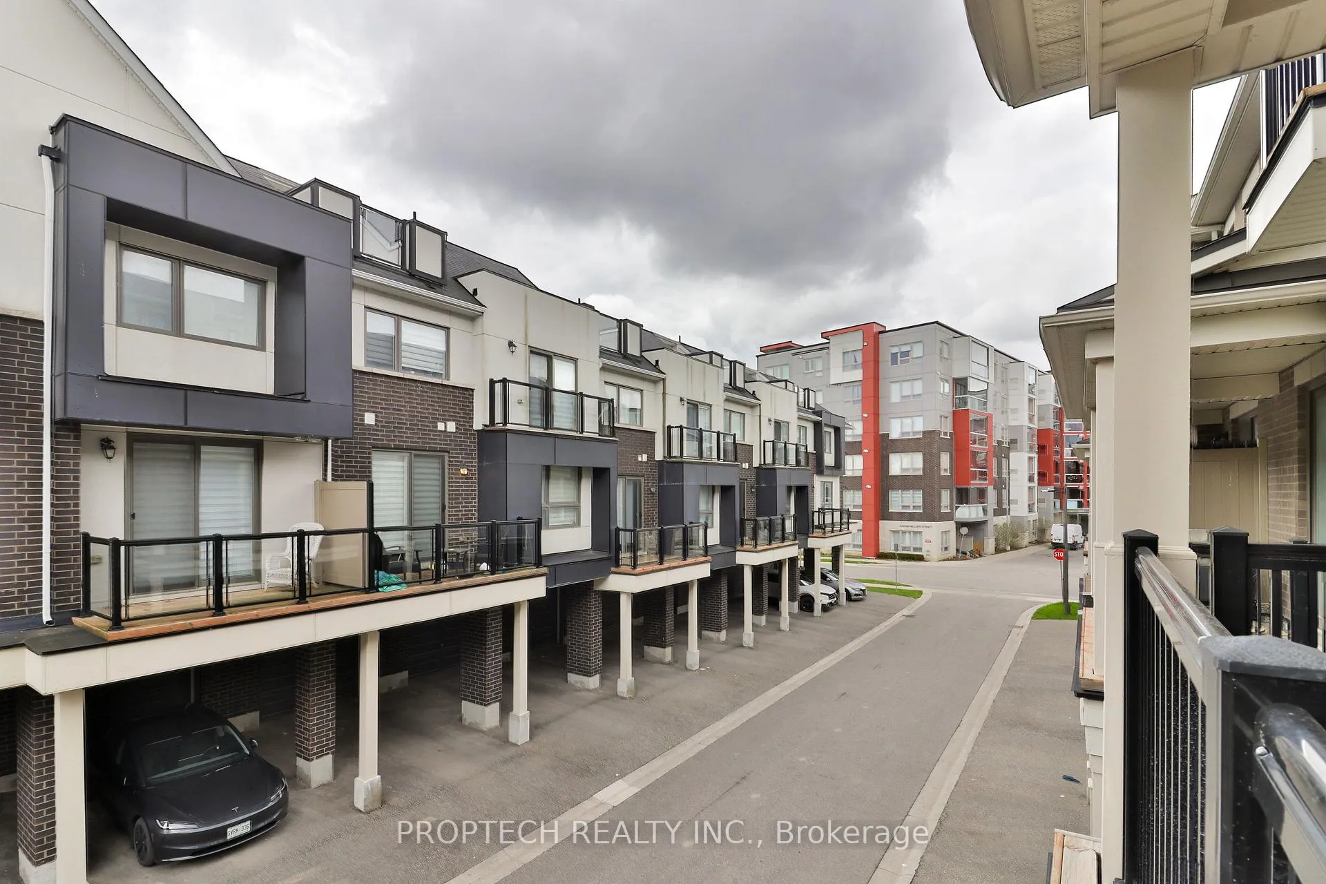 Photo 18 of 19 Frederick Wilson Avenue, Markham, Cornell — HOMEH