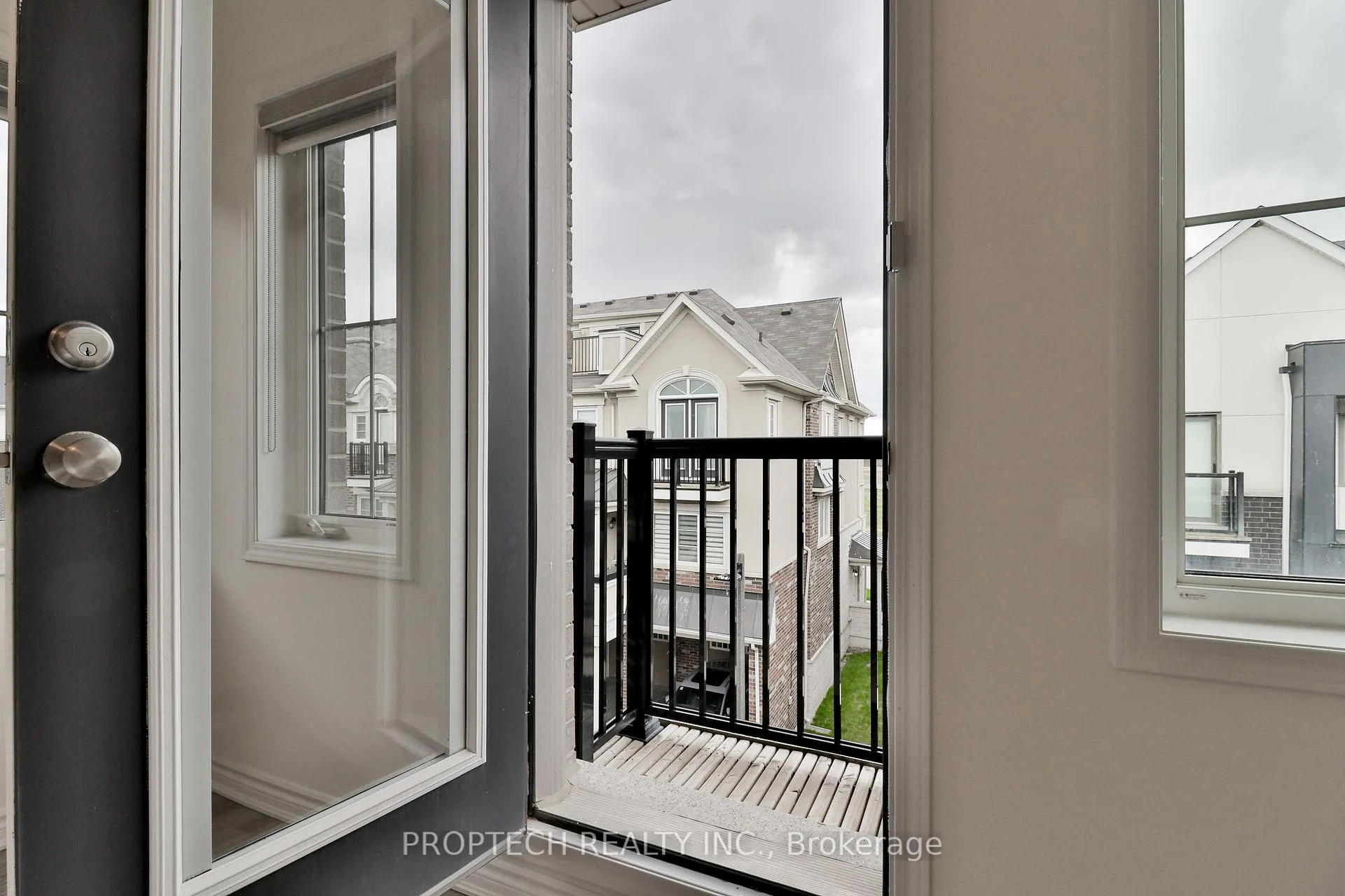 Photo 30 of 19 Frederick Wilson Avenue, Markham, Cornell — HOMEH