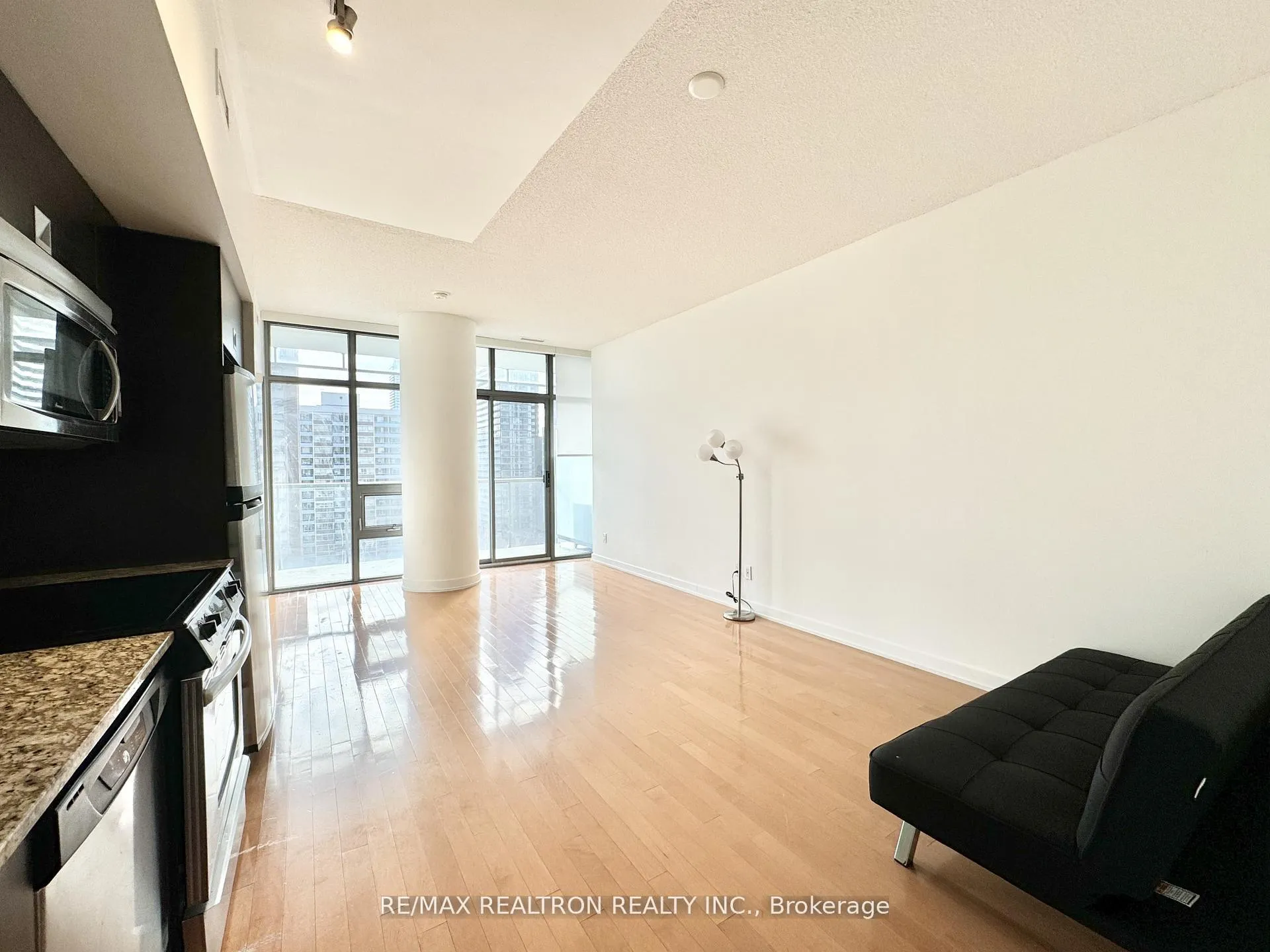 Photo 2 of Unit 1404, 33 Charles Street E, Toronto, Church-Yonge Corridor — HOMEH