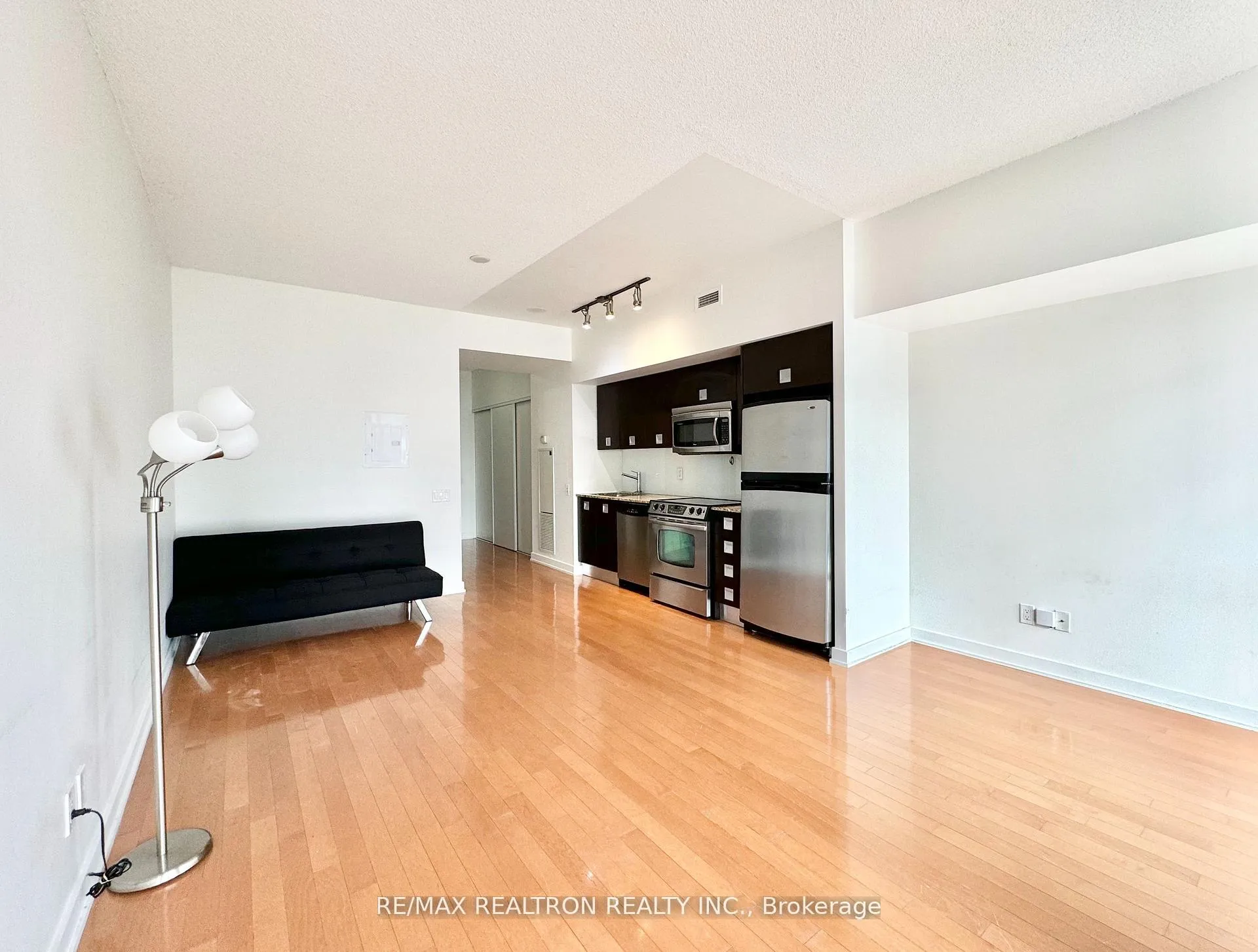 Photo 6 of Unit 1404, 33 Charles Street E, Toronto, Church-Yonge Corridor — HOMEH