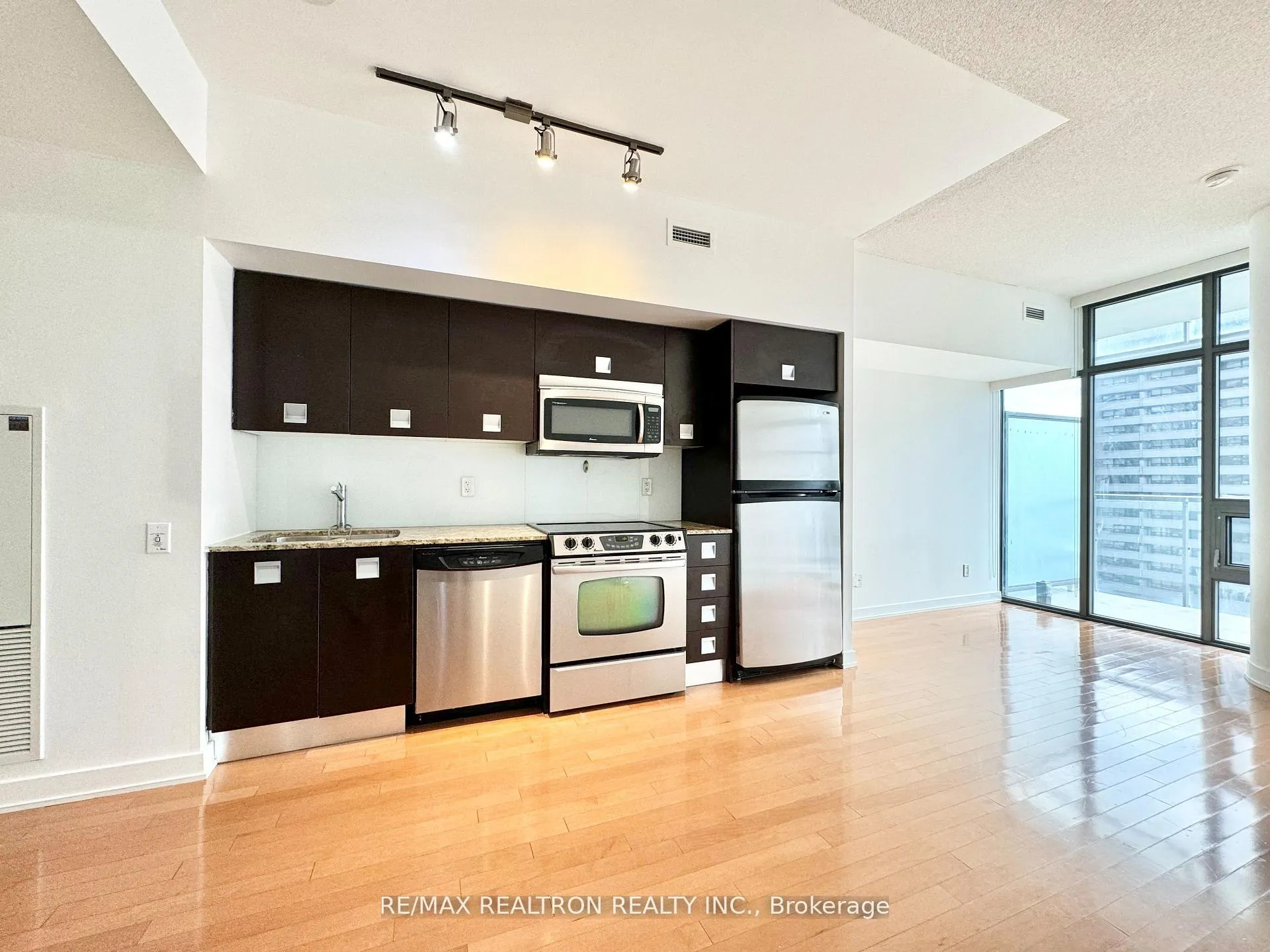 Photo 7 of Unit 1404, 33 Charles Street E, Toronto, Church-Yonge Corridor — HOMEH