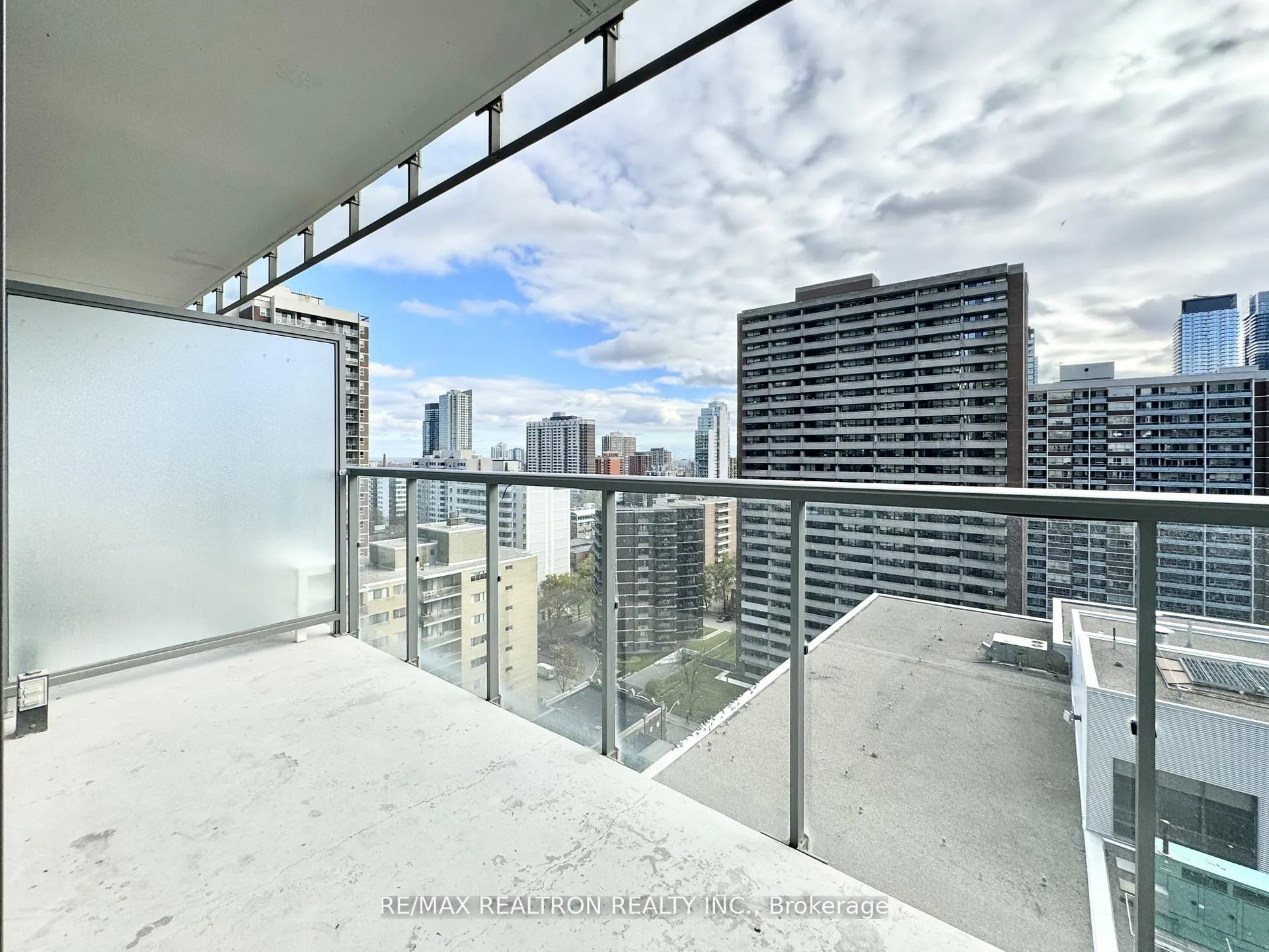 Photo 16 of Unit 1404, 33 Charles Street E, Toronto, Church-Yonge Corridor — HOMEH