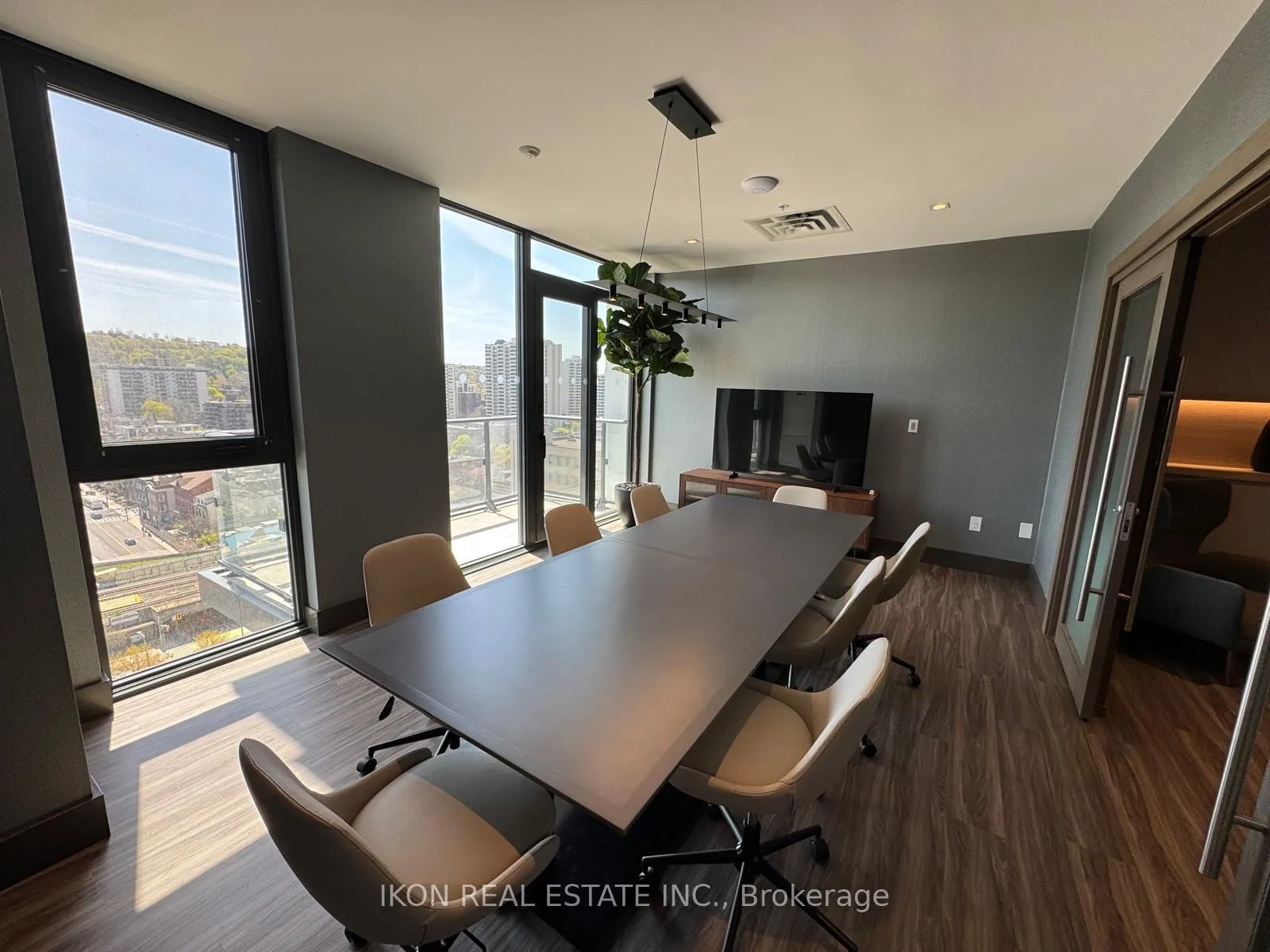 Photo 11 of 75 James Street S, Hamilton, Corktown — HOMEH