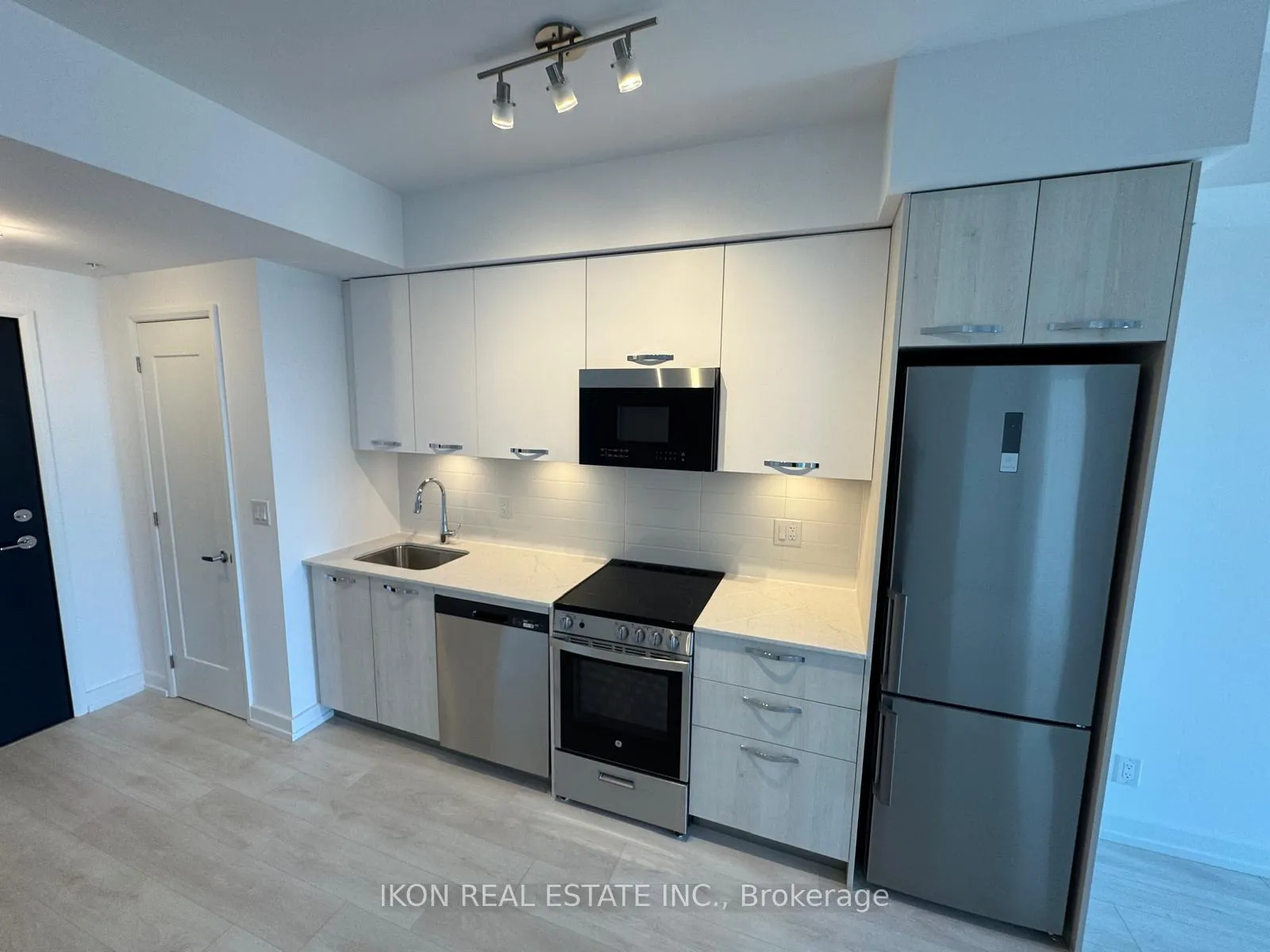 Photo 24 of 75 James Street S, Hamilton, Corktown — HOMEH