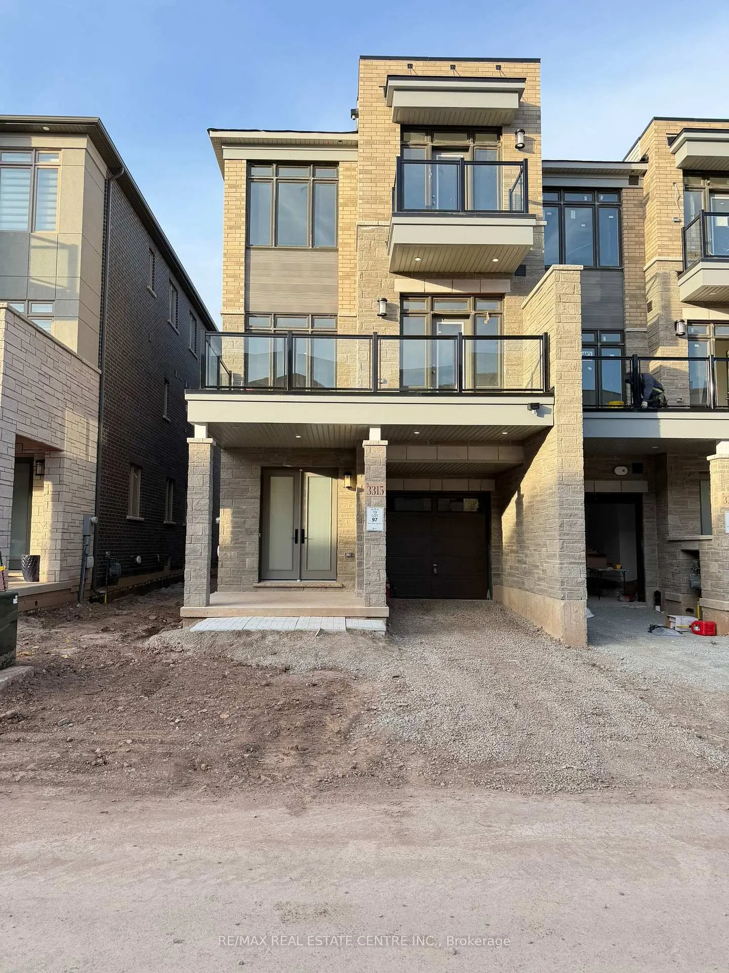 Photo 1 of 3315 Taha Gardens, Oakville, Glenorchy — HOMEH