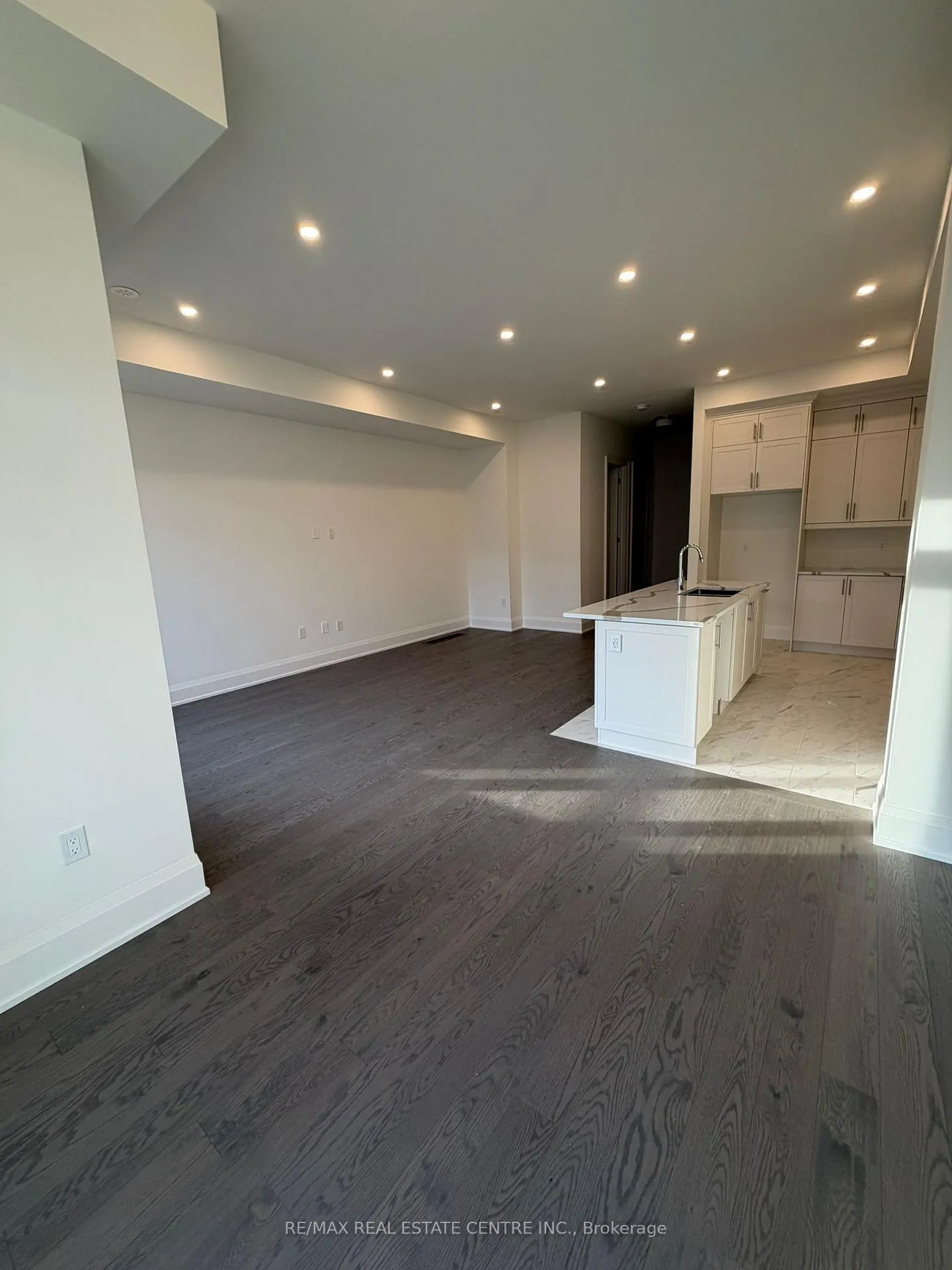 Photo 10 of 3315 Taha Gardens, Oakville, Glenorchy — HOMEH