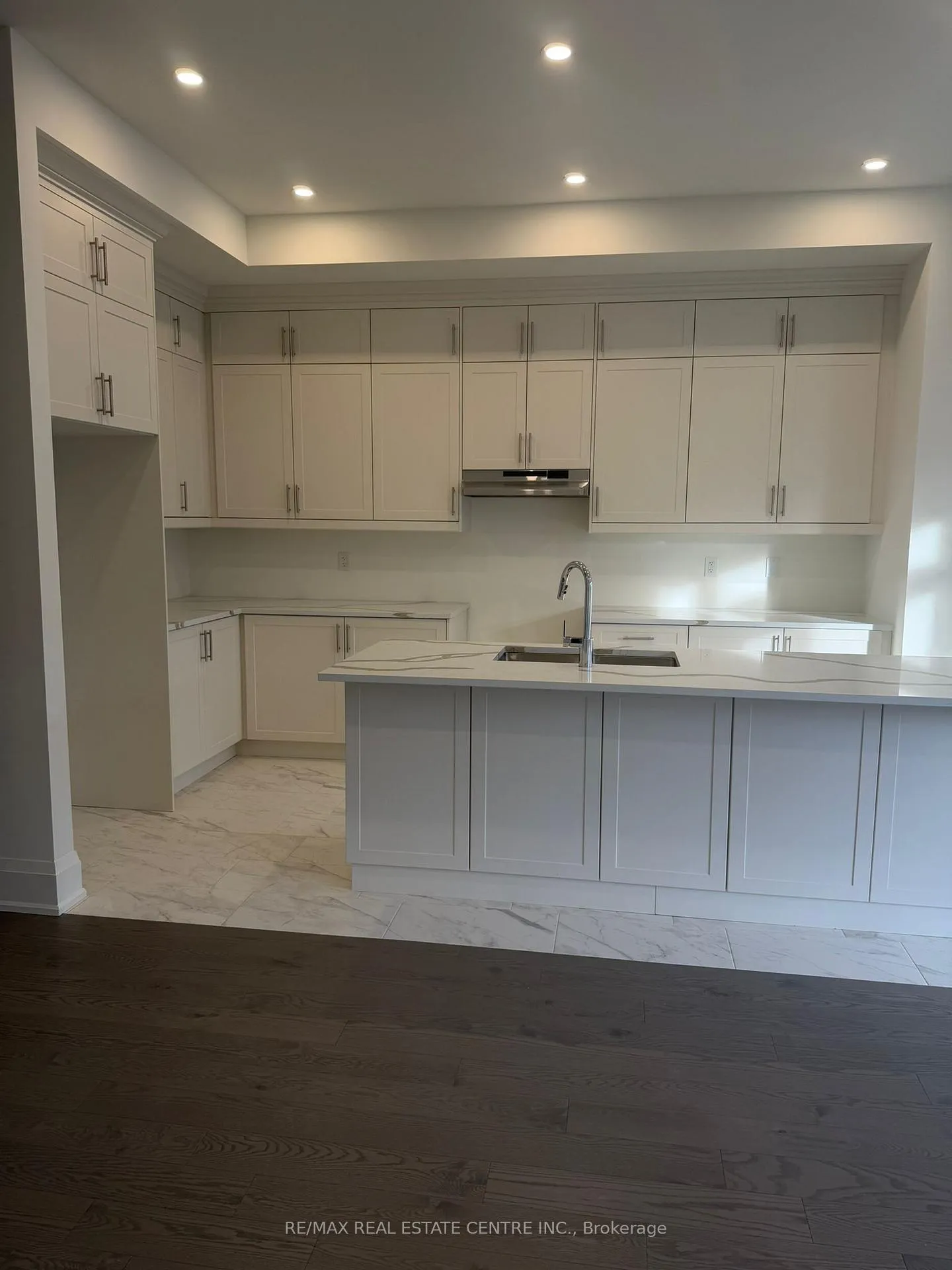 Photo 11 of 3315 Taha Gardens, Oakville, Glenorchy — HOMEH