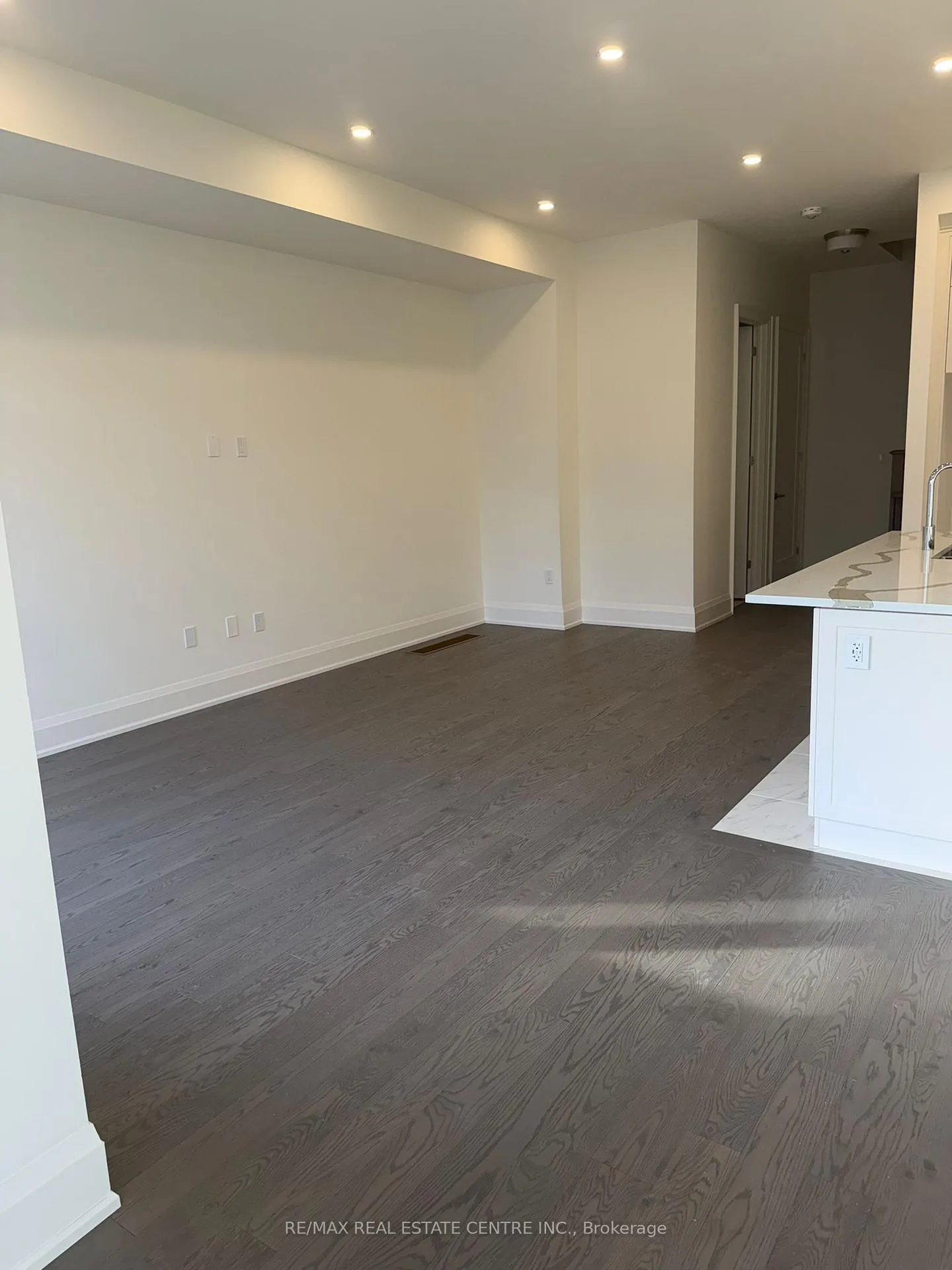 Photo 13 of 3315 Taha Gardens, Oakville, Glenorchy — HOMEH