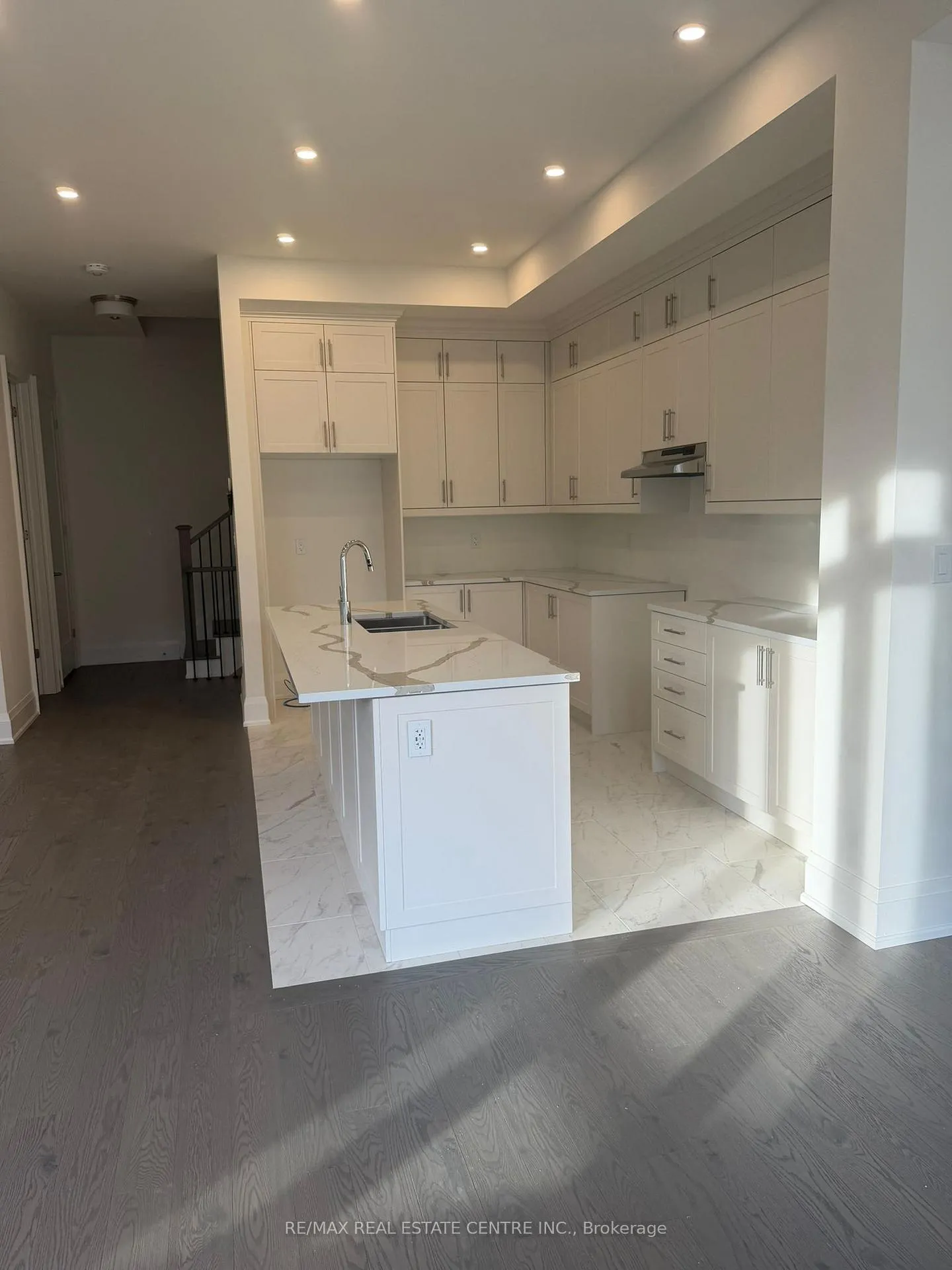 Photo 14 of 3315 Taha Gardens, Oakville, Glenorchy — HOMEH