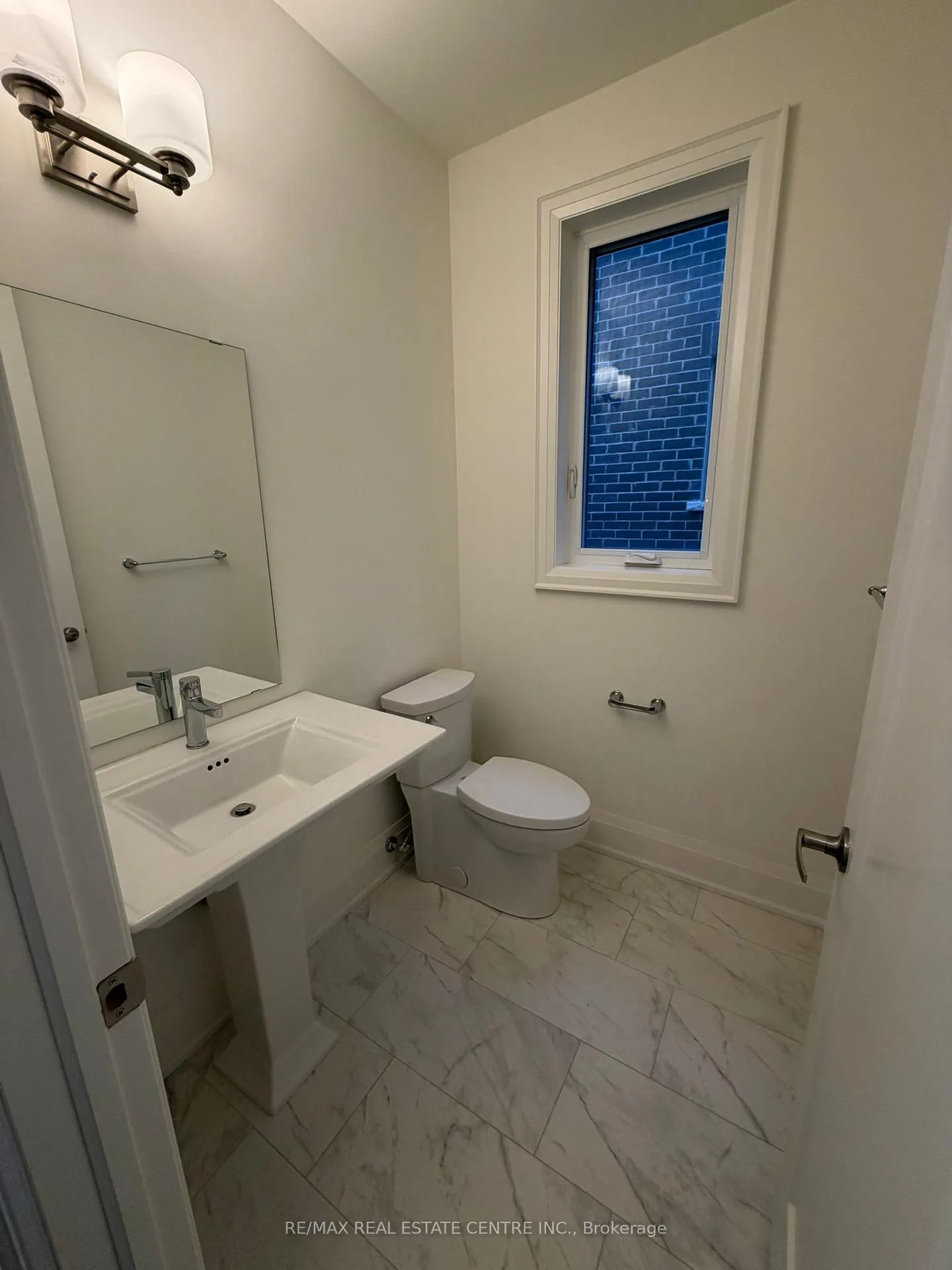 Photo 18 of 3315 Taha Gardens, Oakville, Glenorchy — HOMEH