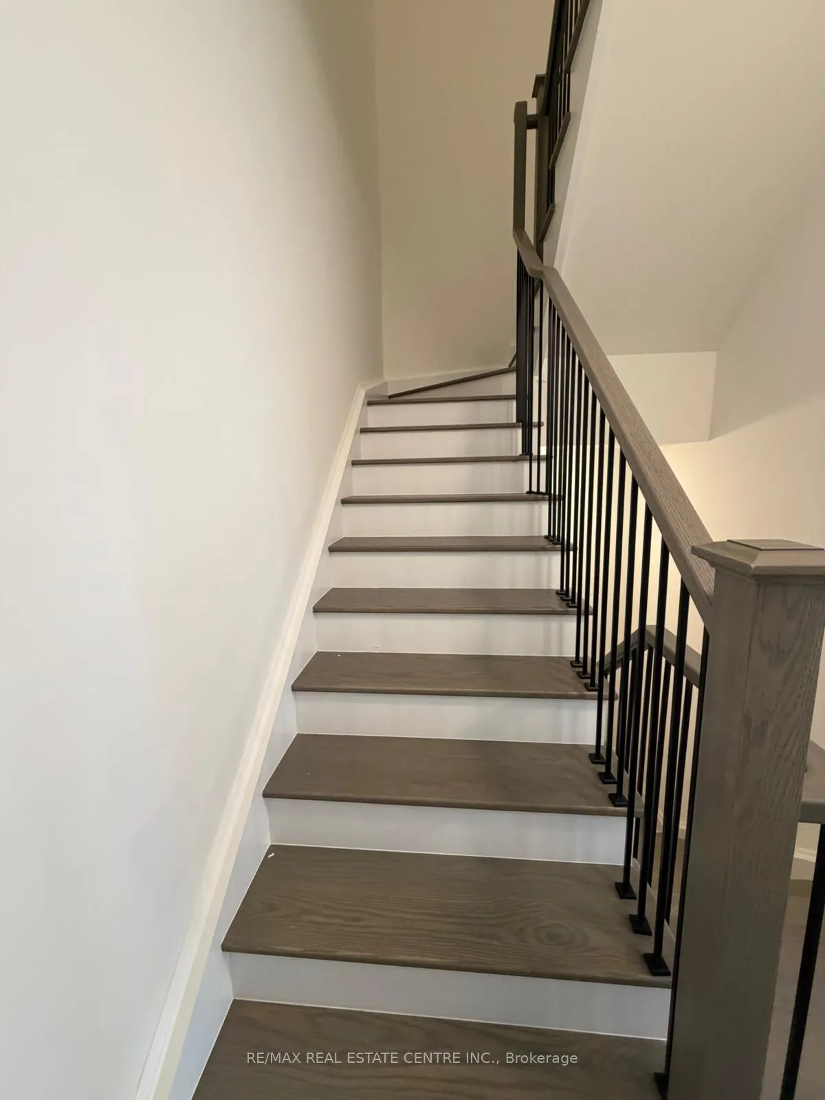 Photo 22 of 3315 Taha Gardens, Oakville, Glenorchy — HOMEH