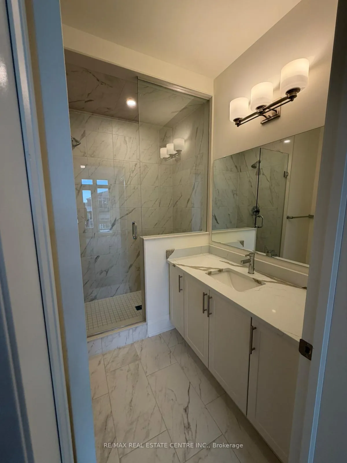 Photo 25 of 3315 Taha Gardens, Oakville, Glenorchy — HOMEH