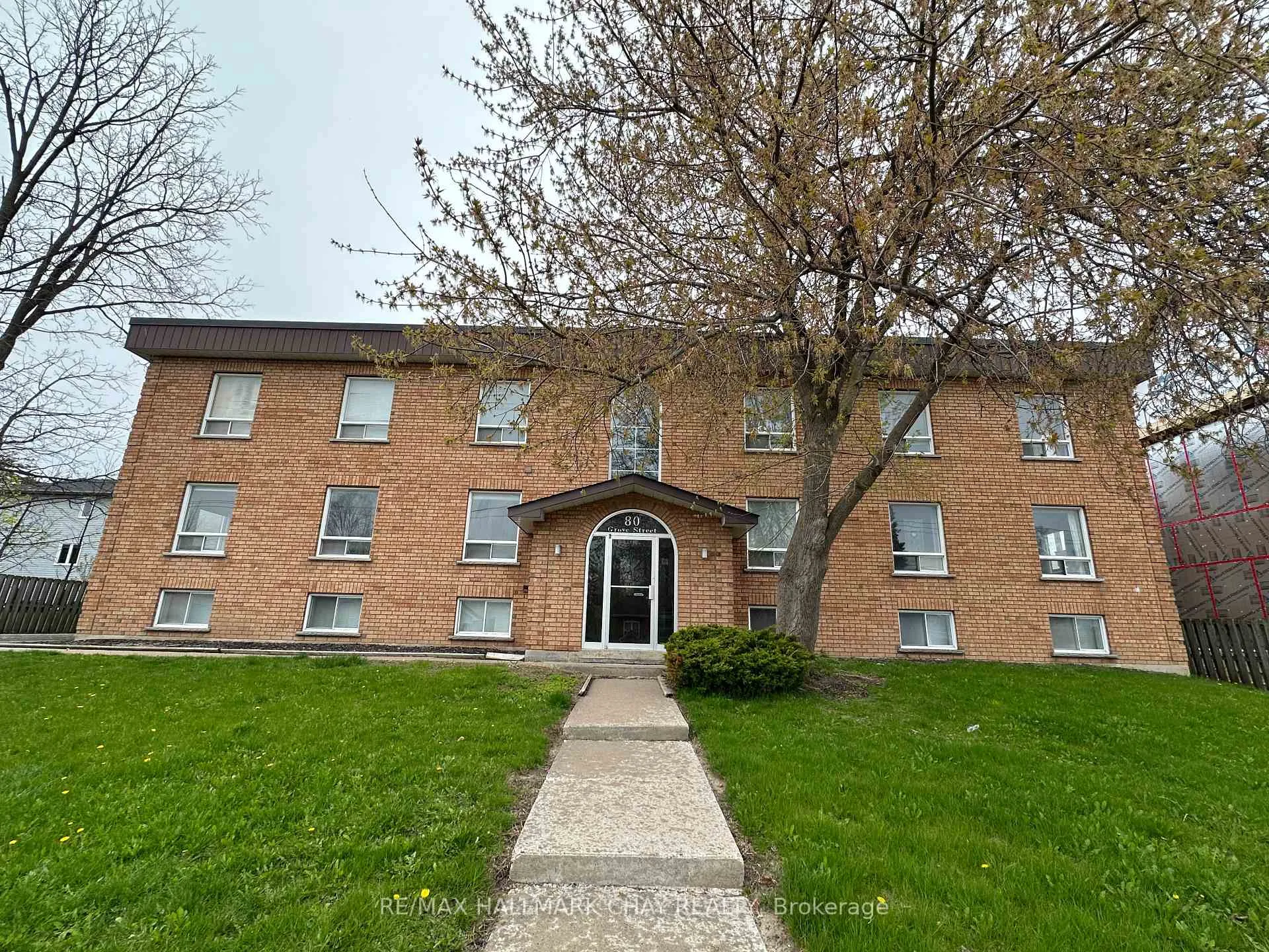 Photo 1 of Unit 102, 80 Grove Street E, Barrie, Wellington — HOMEH