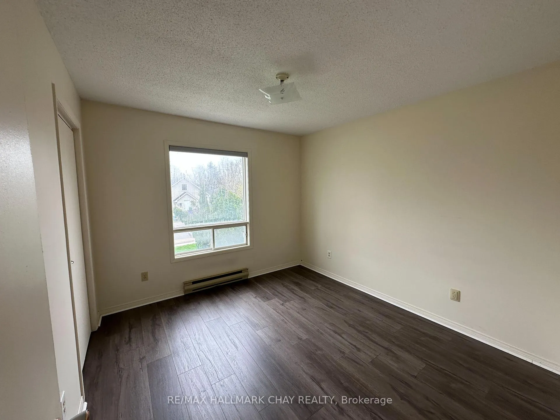 Photo 6 of Unit 102, 80 Grove Street E, Barrie, Wellington — HOMEH