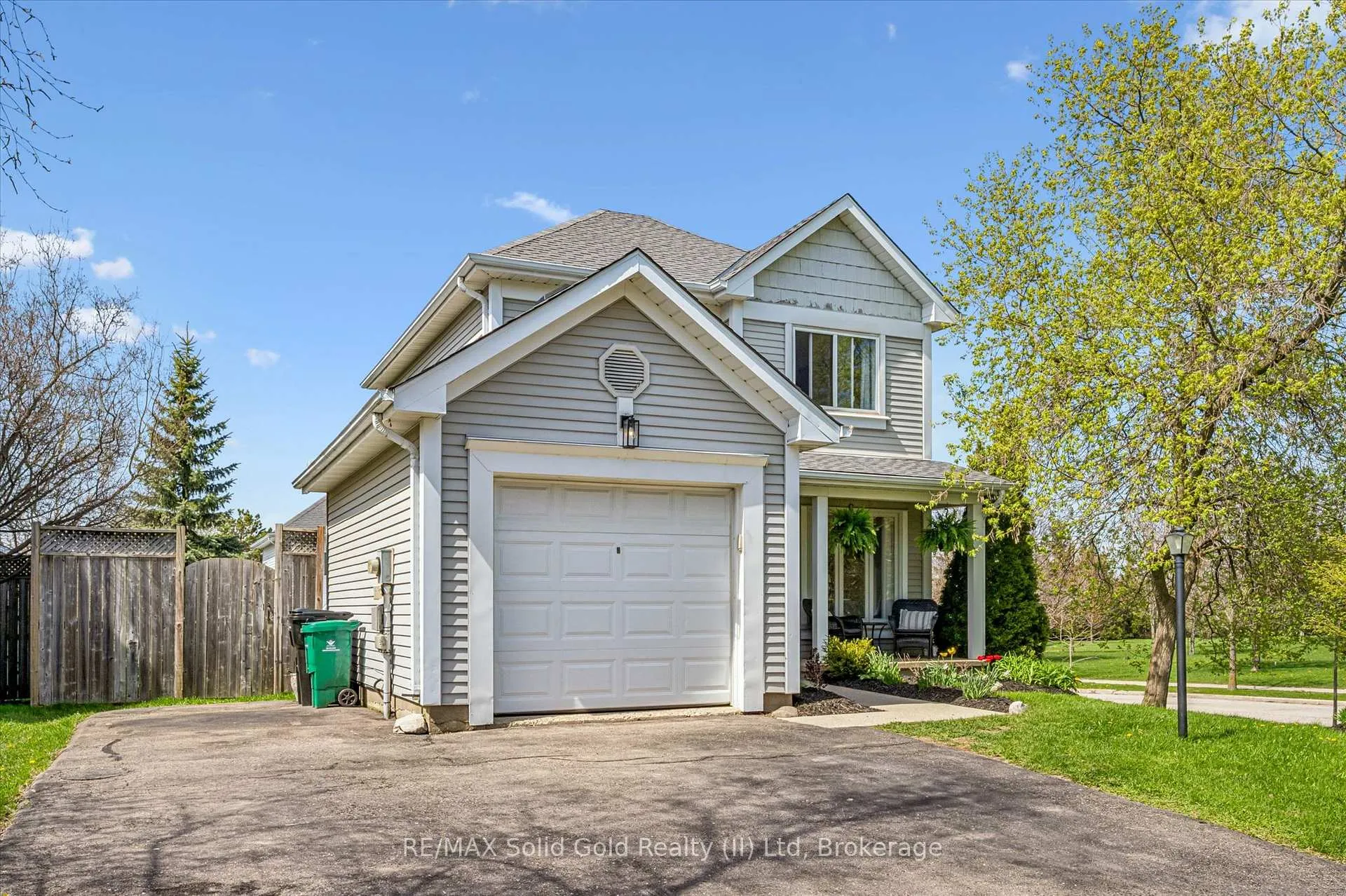 Photo 2 of 185 Middlebury Drive, Waterloo — HOMEH