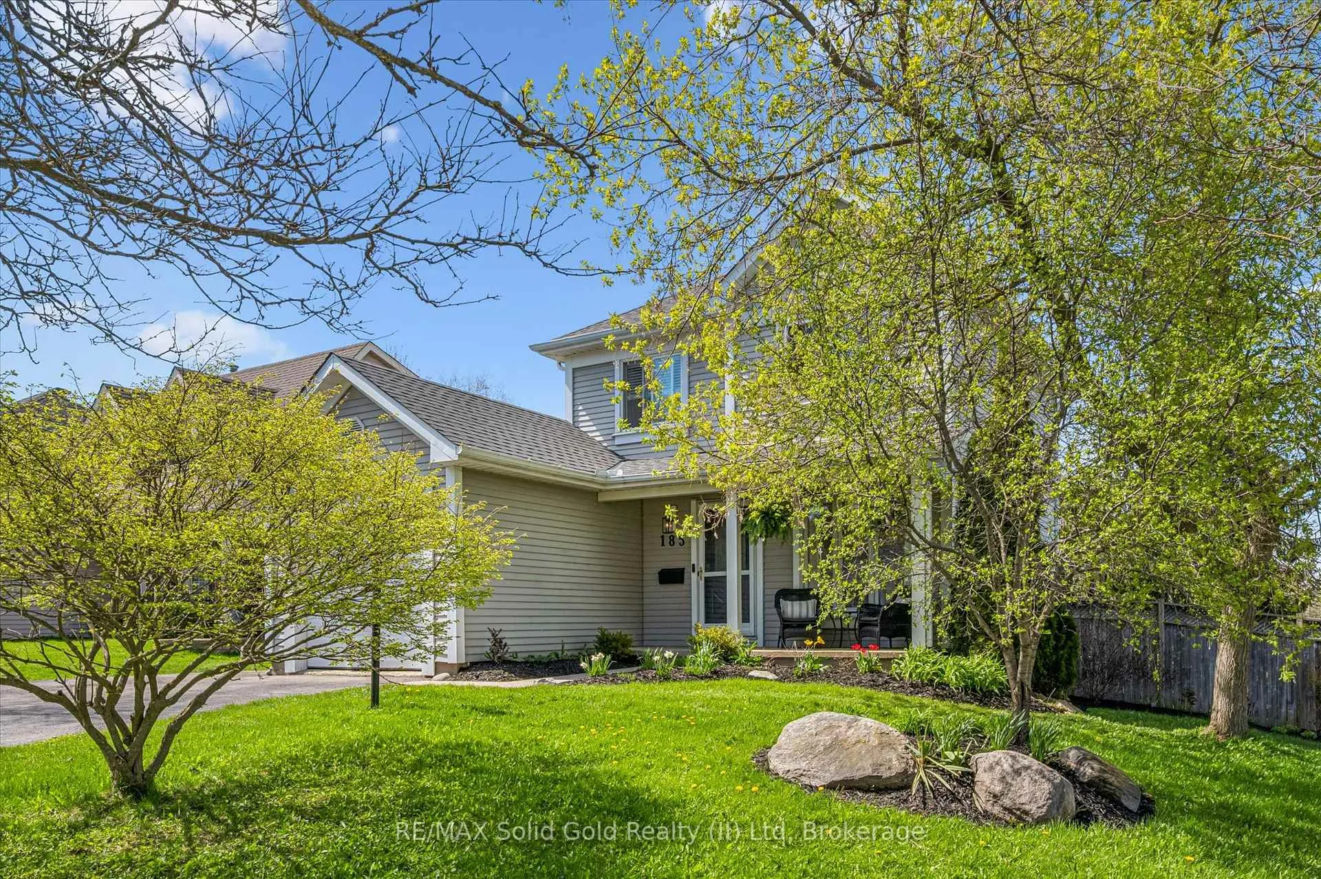 Photo 3 of 185 Middlebury Drive, Waterloo — HOMEH