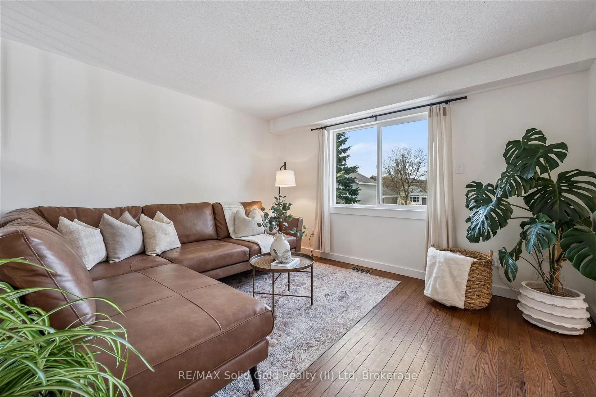 Photo 7 of 185 Middlebury Drive, Waterloo — HOMEH
