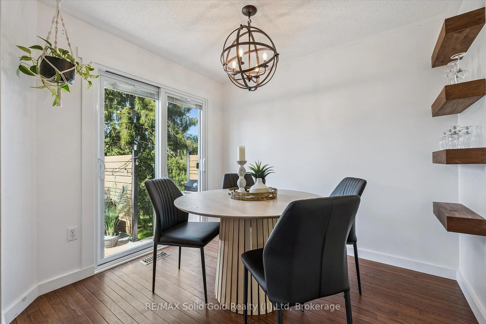 Photo 10 of 185 Middlebury Drive, Waterloo — HOMEH