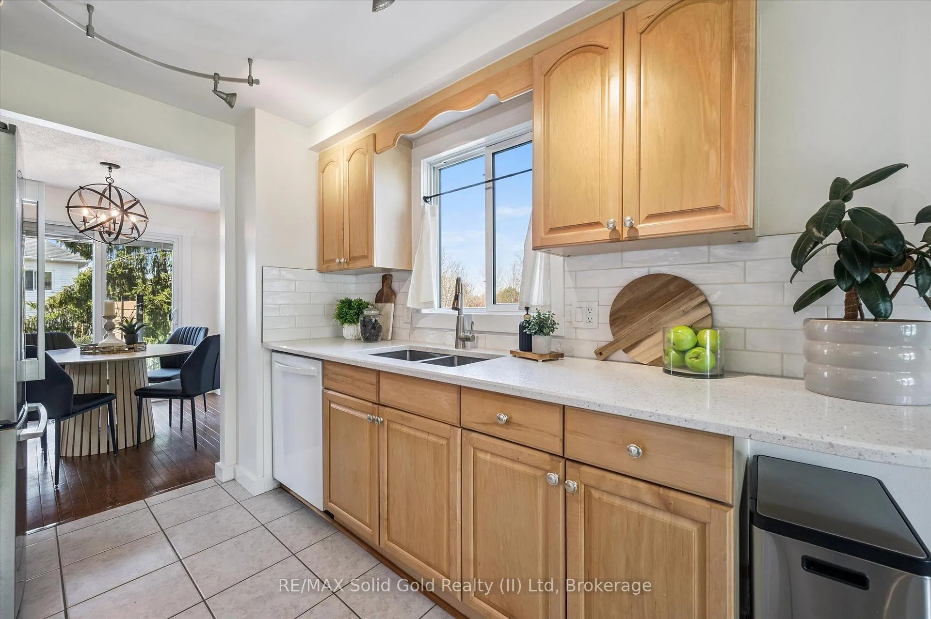 Photo 14 of 185 Middlebury Drive, Waterloo — HOMEH