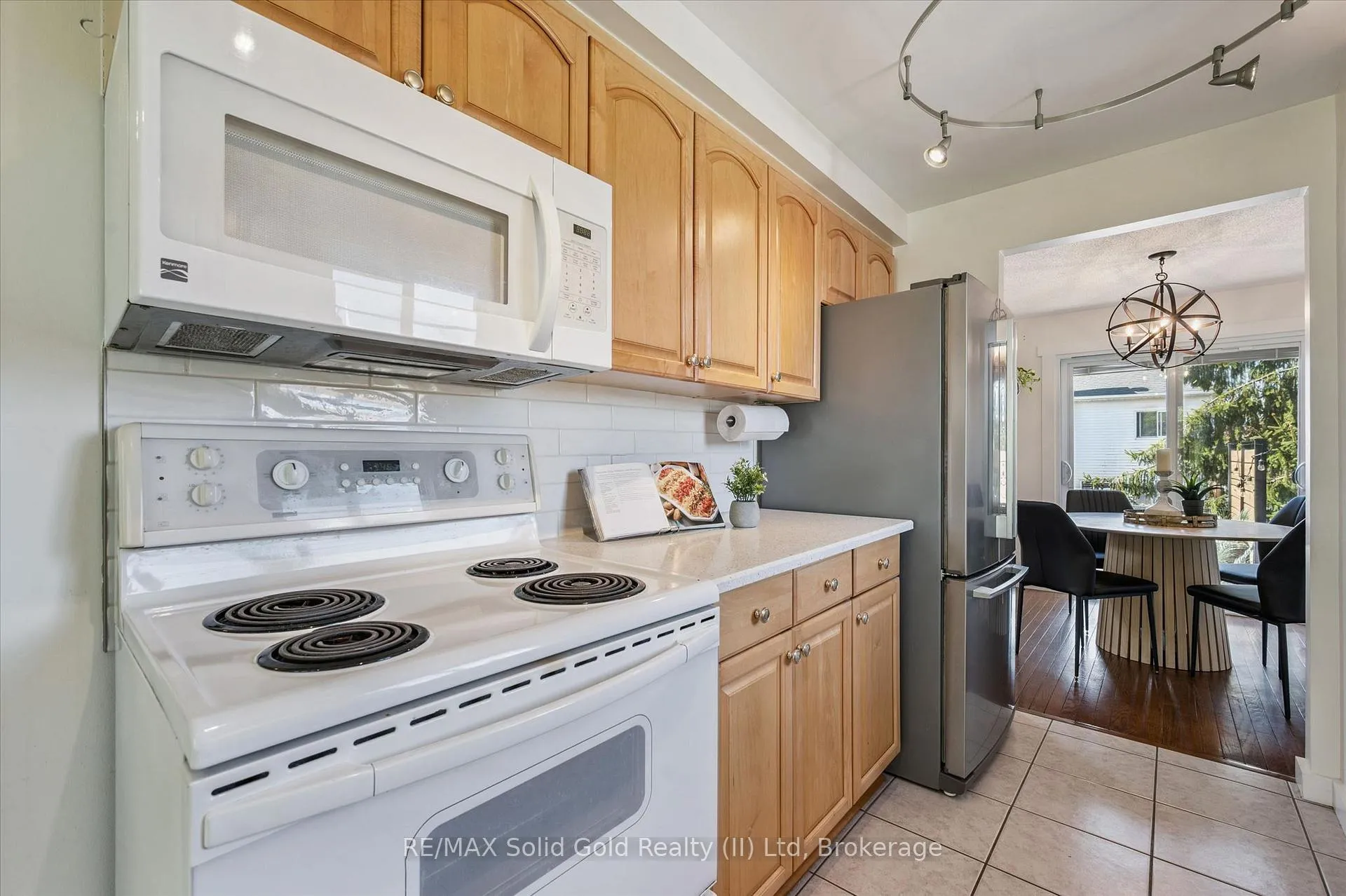 Photo 15 of 185 Middlebury Drive, Waterloo — HOMEH