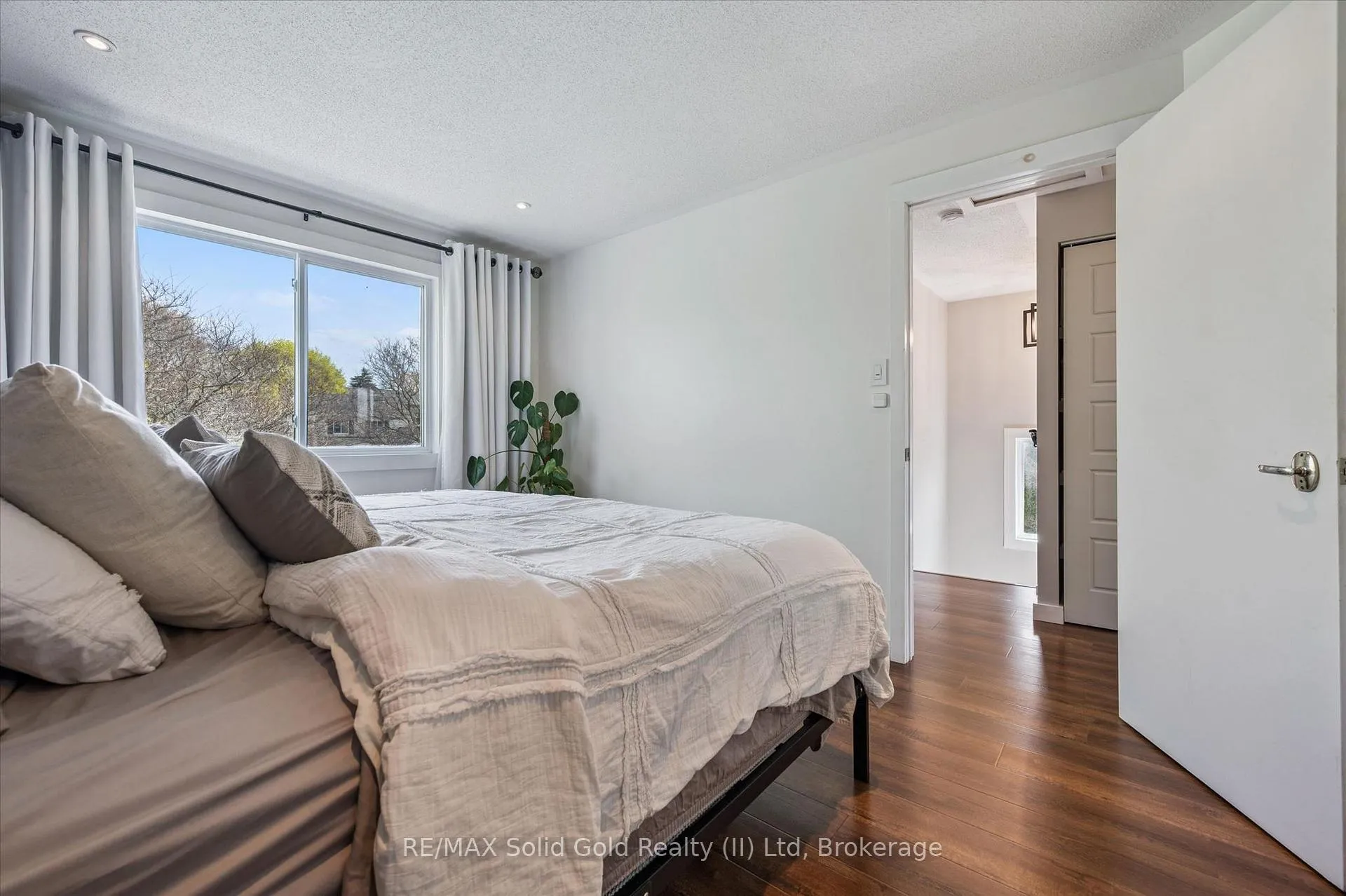 Photo 22 of 185 Middlebury Drive, Waterloo — HOMEH