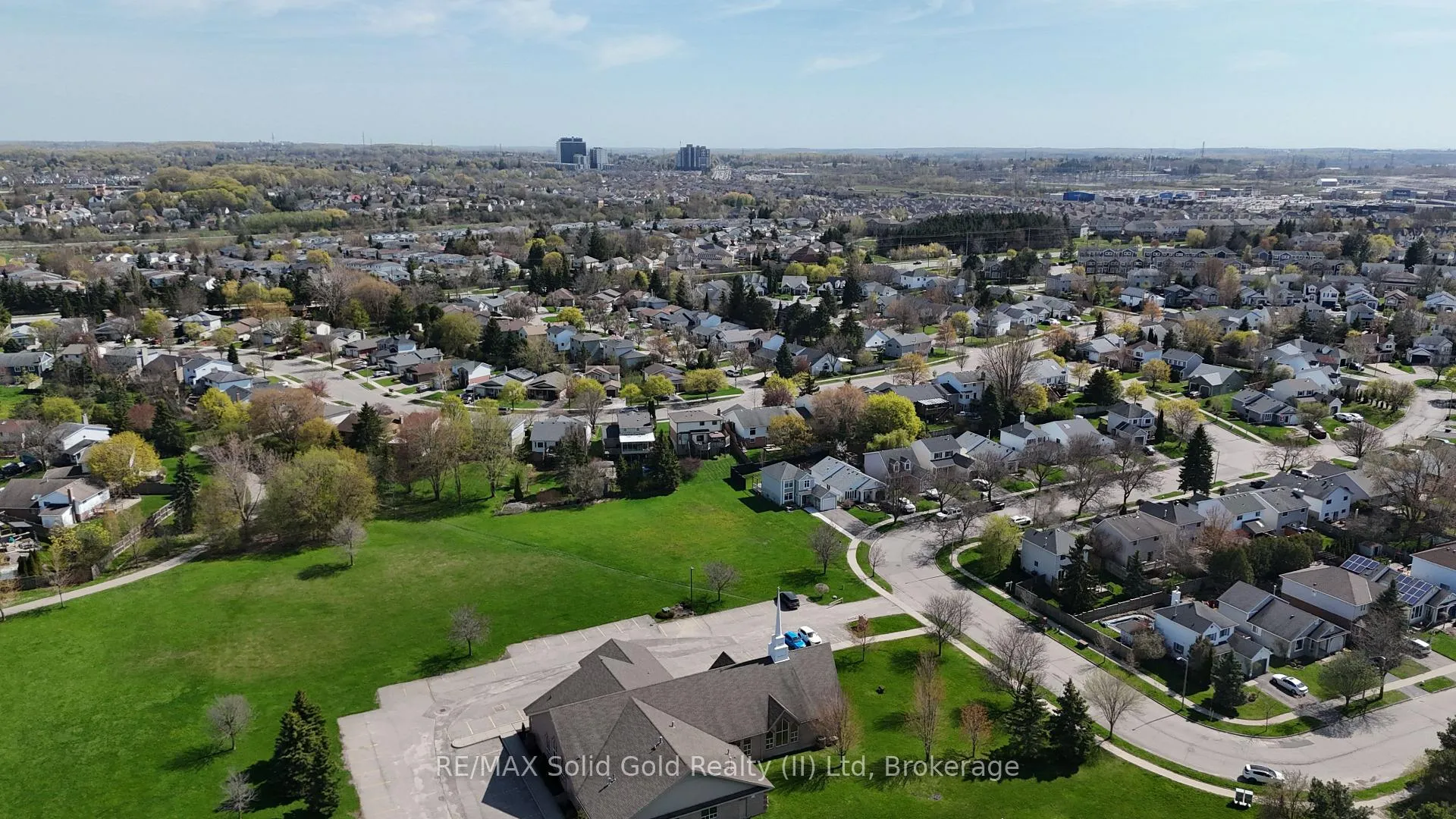 Photo 36 of 185 Middlebury Drive, Waterloo — HOMEH