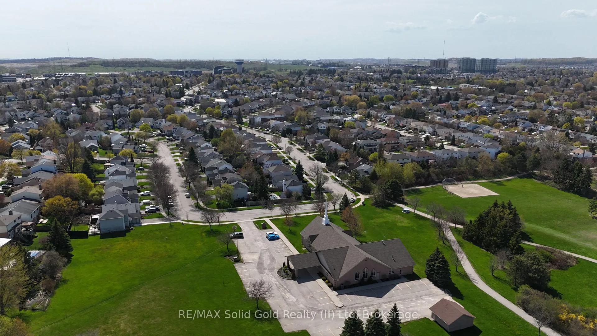 Photo 37 of 185 Middlebury Drive, Waterloo — HOMEH