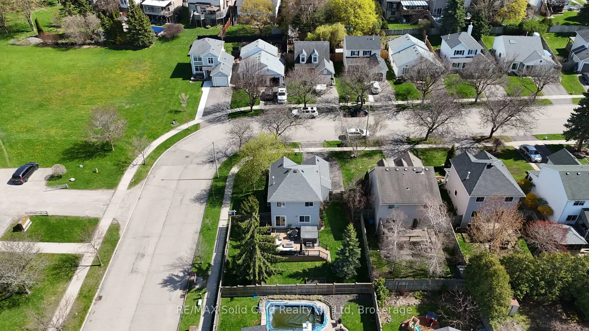 Photo 40 of 185 Middlebury Drive, Waterloo — HOMEH