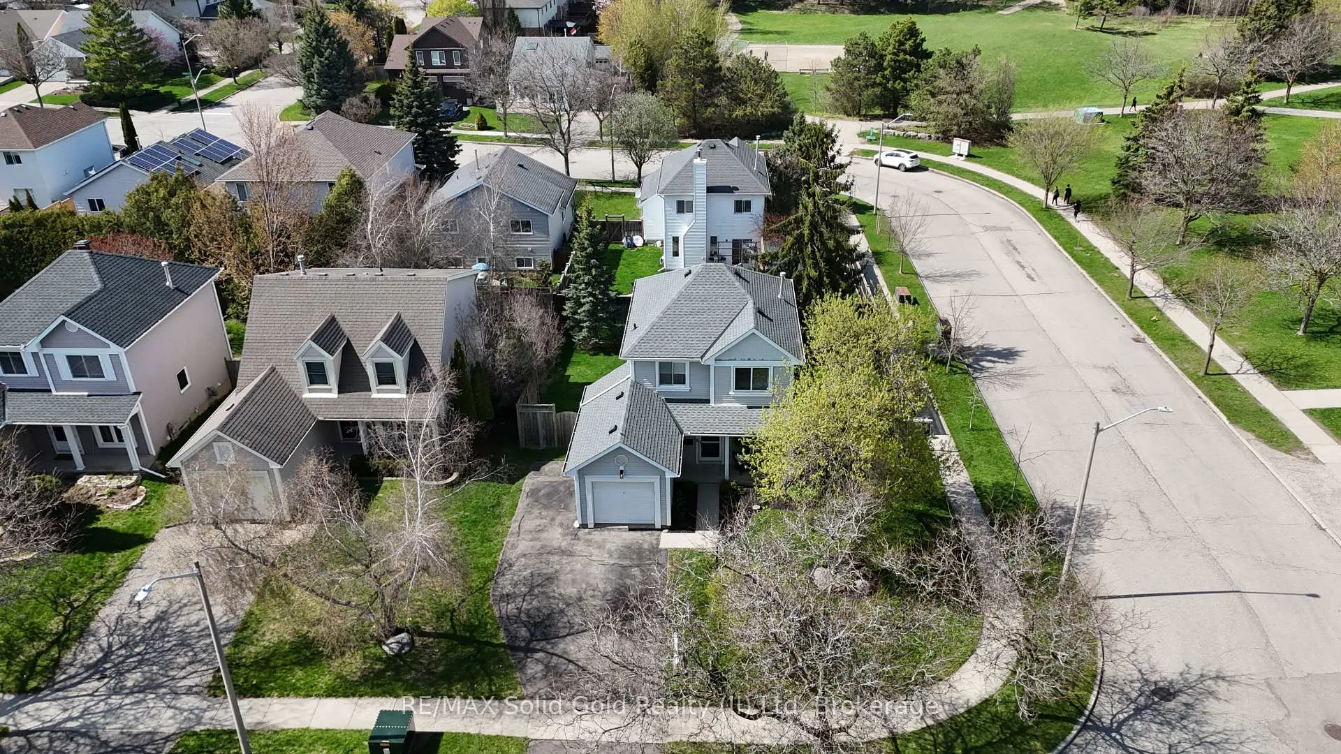 Photo 45 of 185 Middlebury Drive, Waterloo — HOMEH