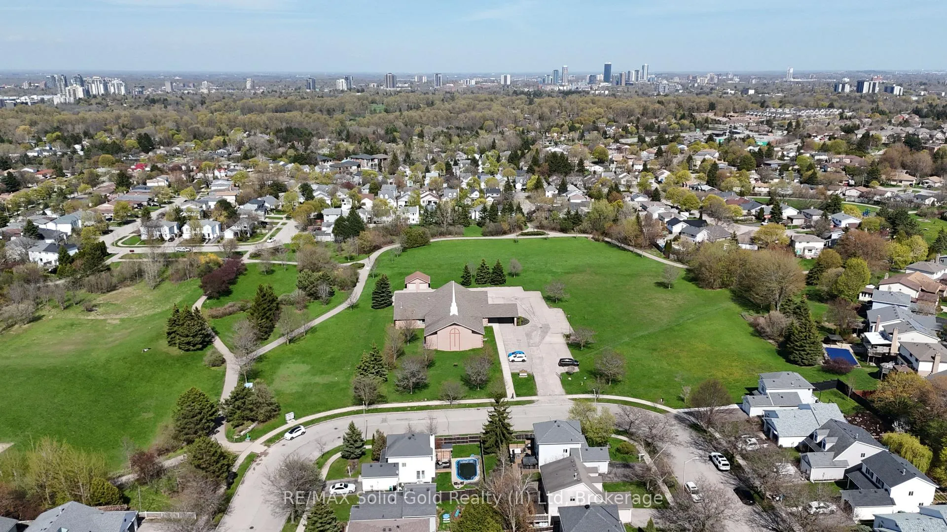 Photo 50 of 185 Middlebury Drive, Waterloo — HOMEH