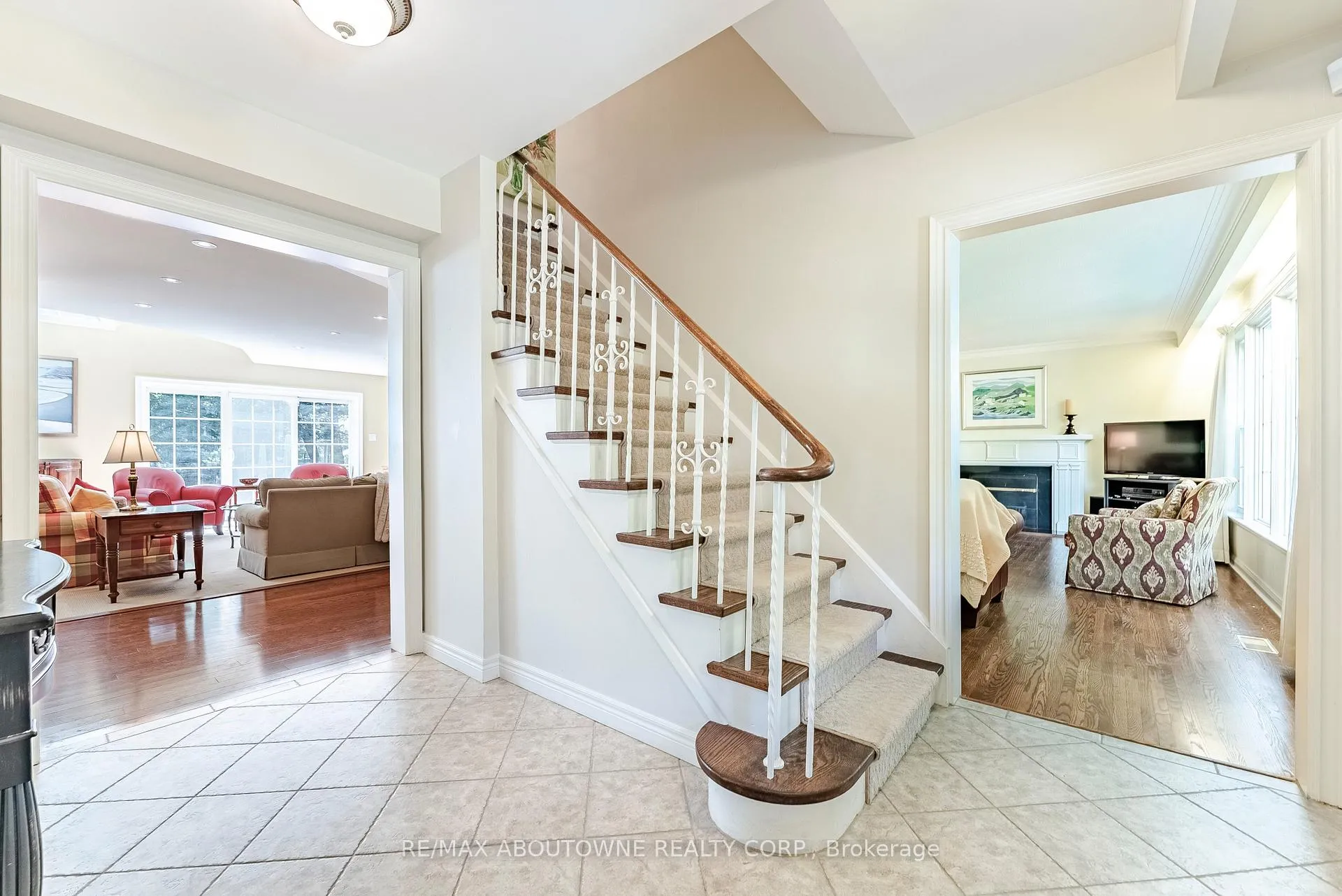 Photo 3 of 1284 Cleaver Drive, Oakville, Morrison — HOMEH