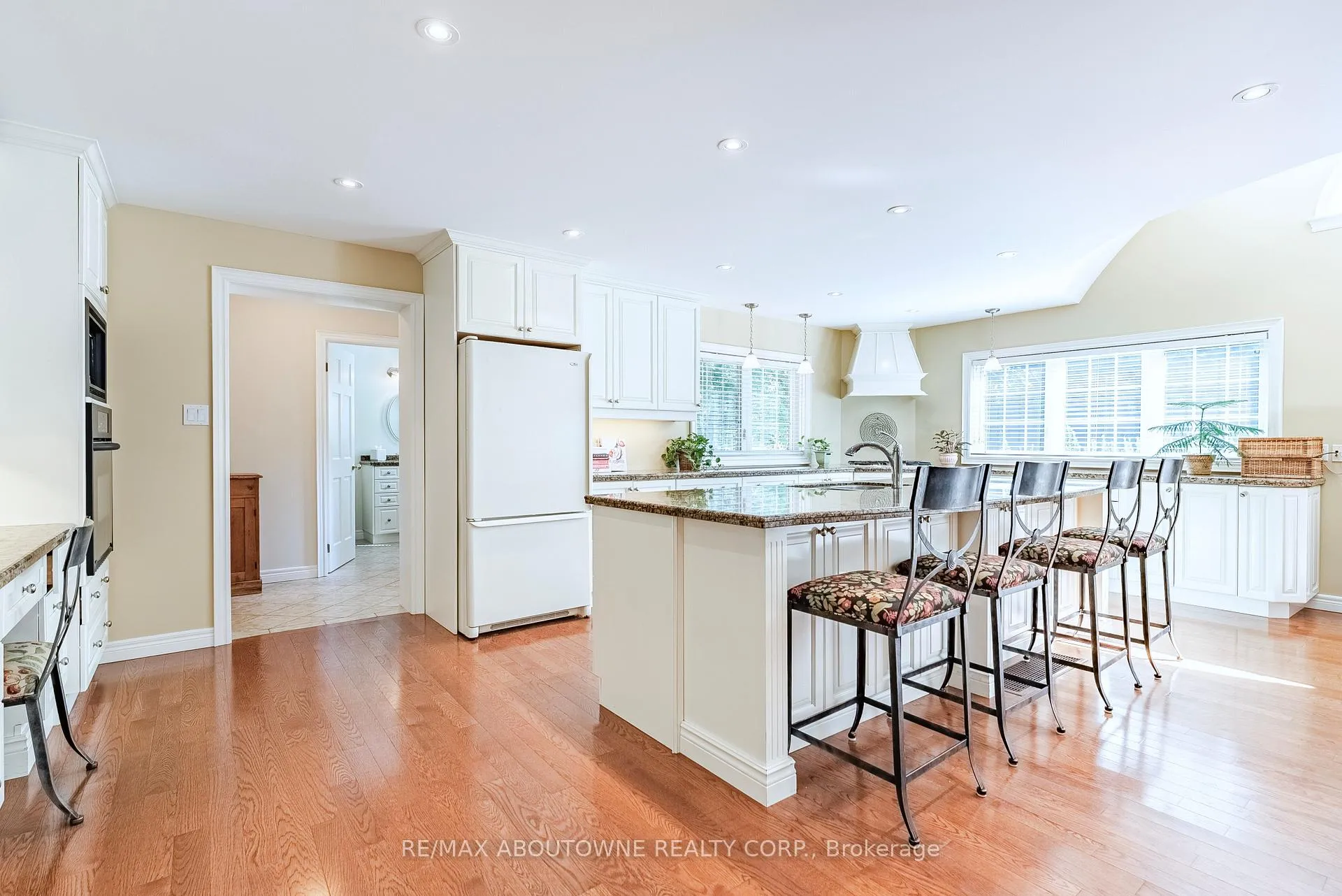 Photo 10 of 1284 Cleaver Drive, Oakville, Morrison — HOMEH