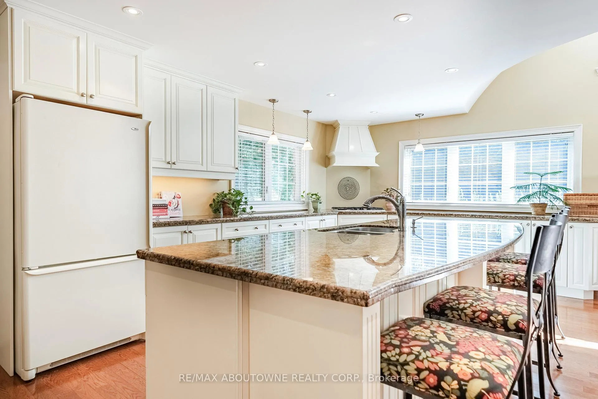 Photo 11 of 1284 Cleaver Drive, Oakville, Morrison — HOMEH