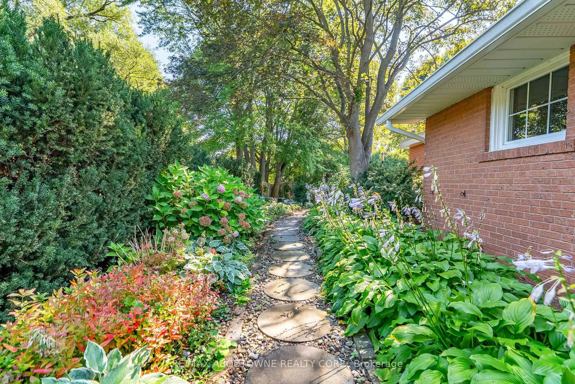 Photo 36 of 1284 Cleaver Drive, Oakville, Morrison — HOMEH