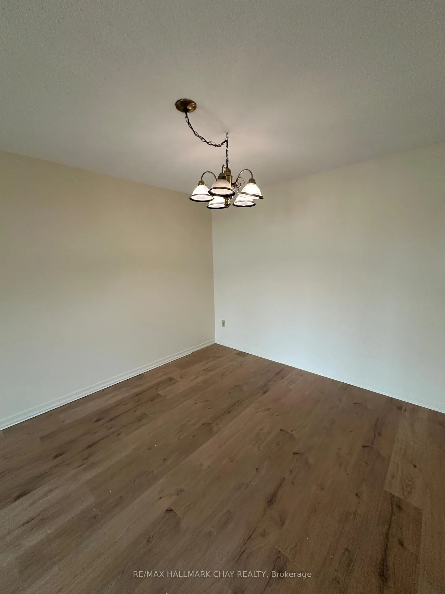 Photo 3 of Unit 103, 80 Grove Street E, Barrie, Wellington — HOMEH