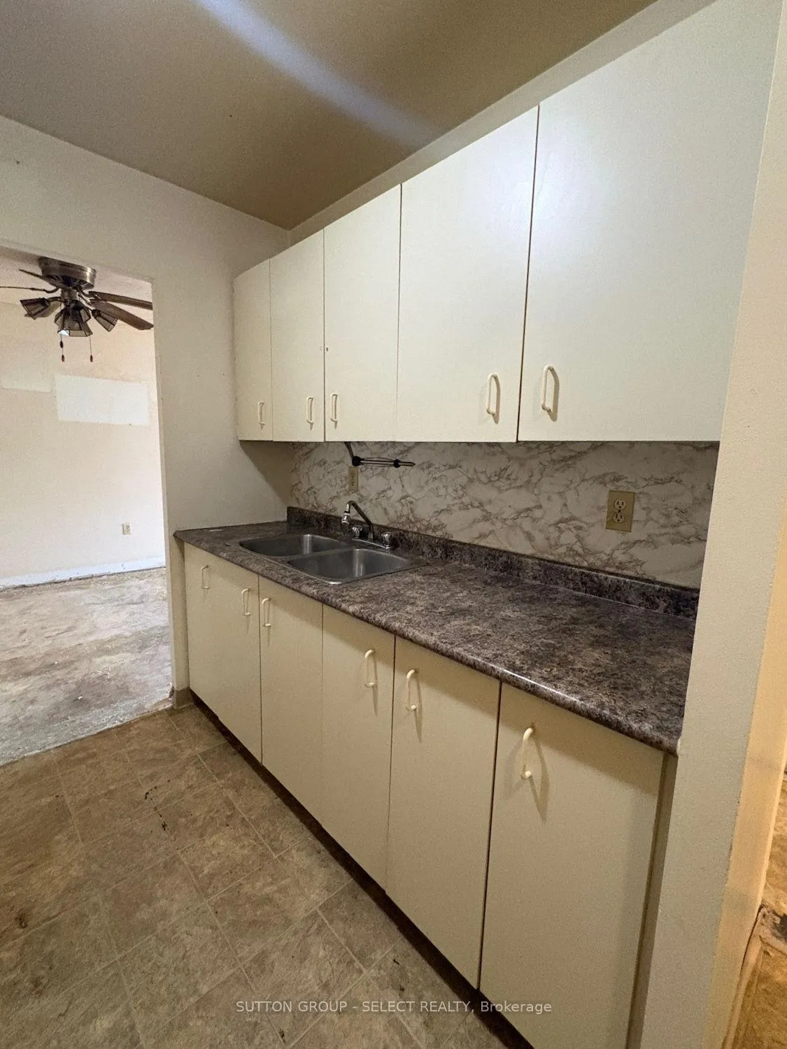 Photo 8 of Unit 208, 130 Park Avenue E, Chatham-Kent, Chatham — HOMEH