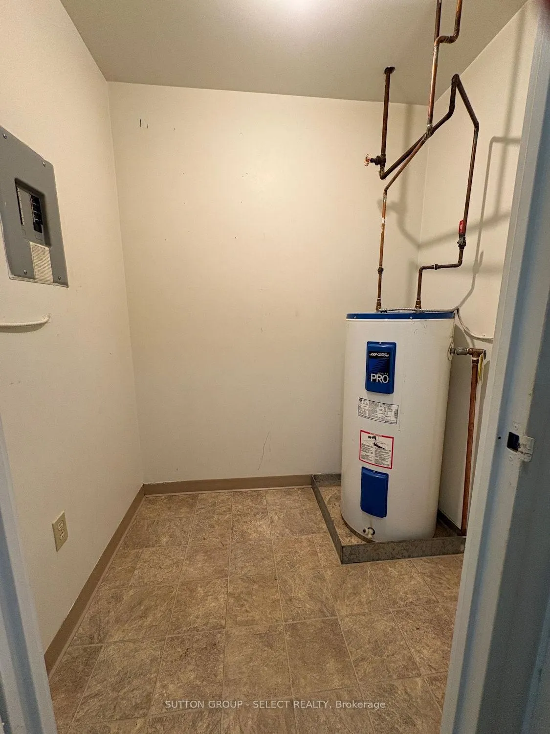 Photo 21 of Unit 208, 130 Park Avenue E, Chatham-Kent, Chatham — HOMEH