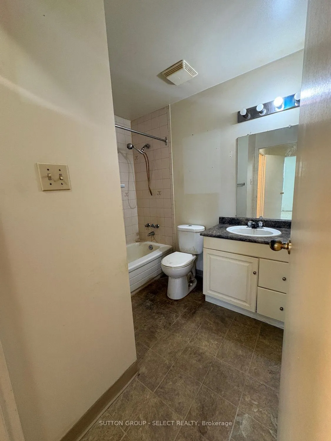 Photo 22 of Unit 208, 130 Park Avenue E, Chatham-Kent, Chatham — HOMEH