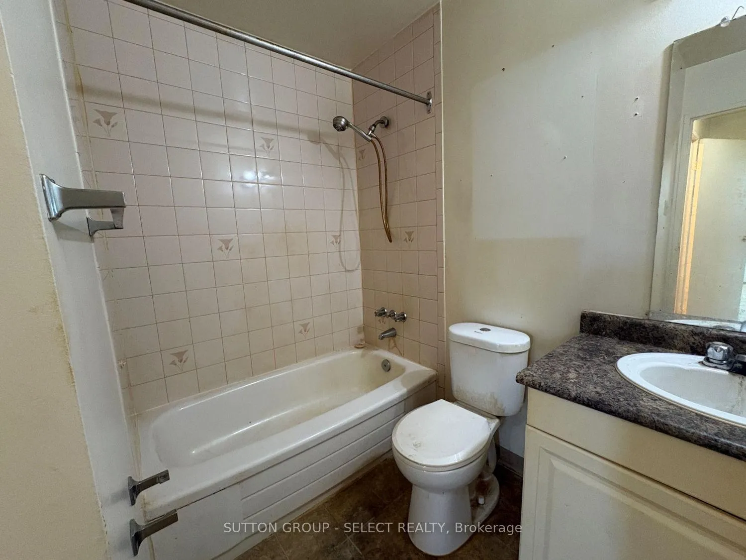 Photo 23 of Unit 208, 130 Park Avenue E, Chatham-Kent, Chatham — HOMEH