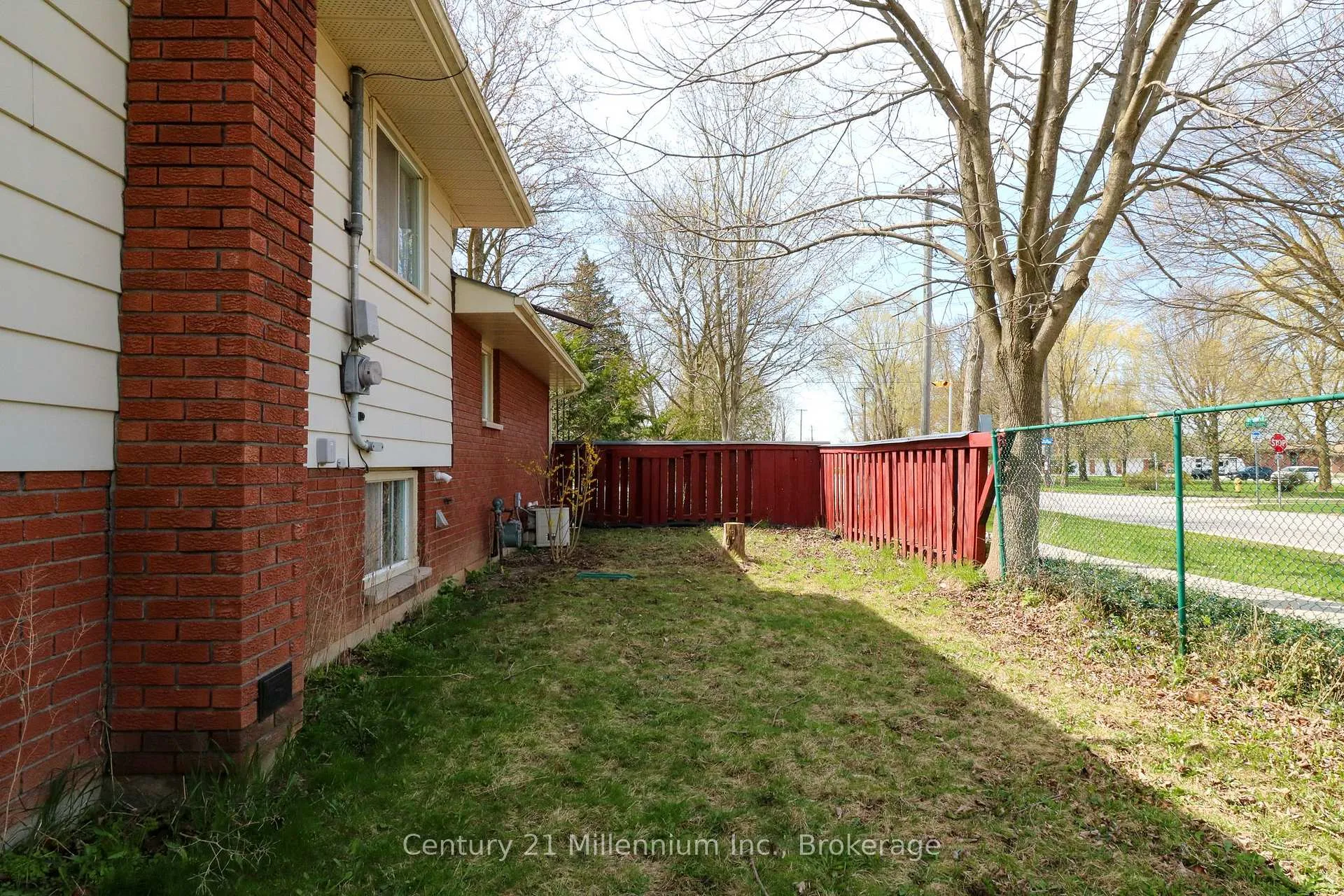 Photo 11 of 620 16th Street E, Owen Sound — HOMEH