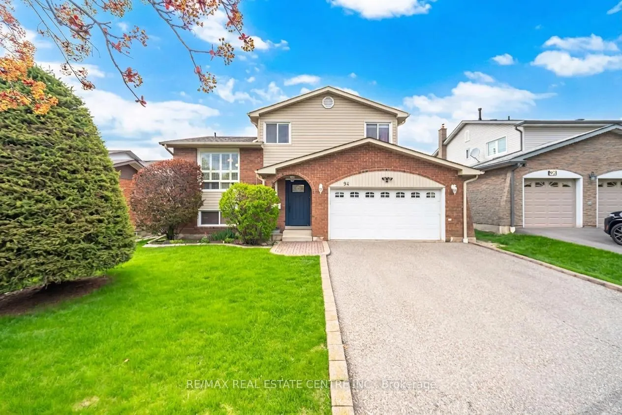 Photo 2 of 94 Blackthorn Lane, Brampton, Brampton North — HOMEH