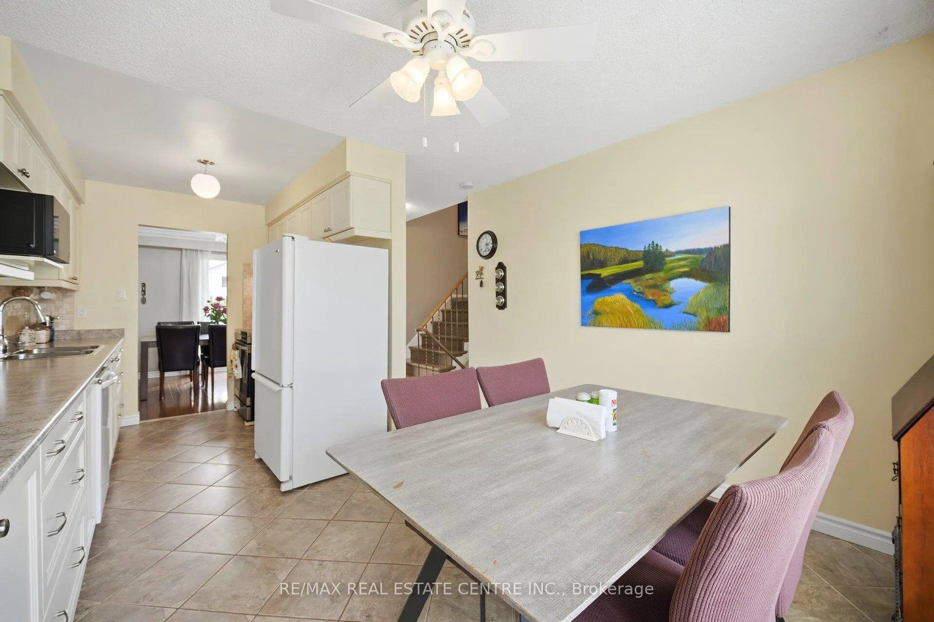 Photo 11 of 94 Blackthorn Lane, Brampton, Brampton North — HOMEH