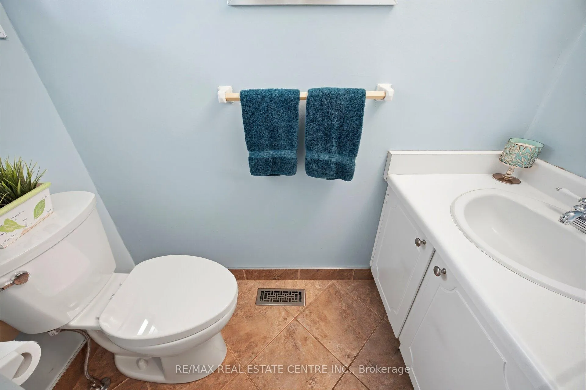 Photo 23 of 94 Blackthorn Lane, Brampton, Brampton North — HOMEH