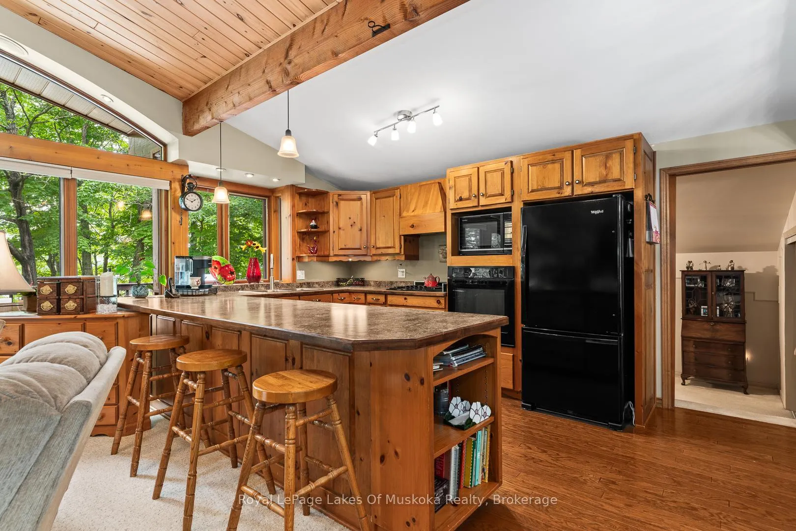 Photo 8 of 168 Lakeshore Road, Burk's Falls — HOMEH