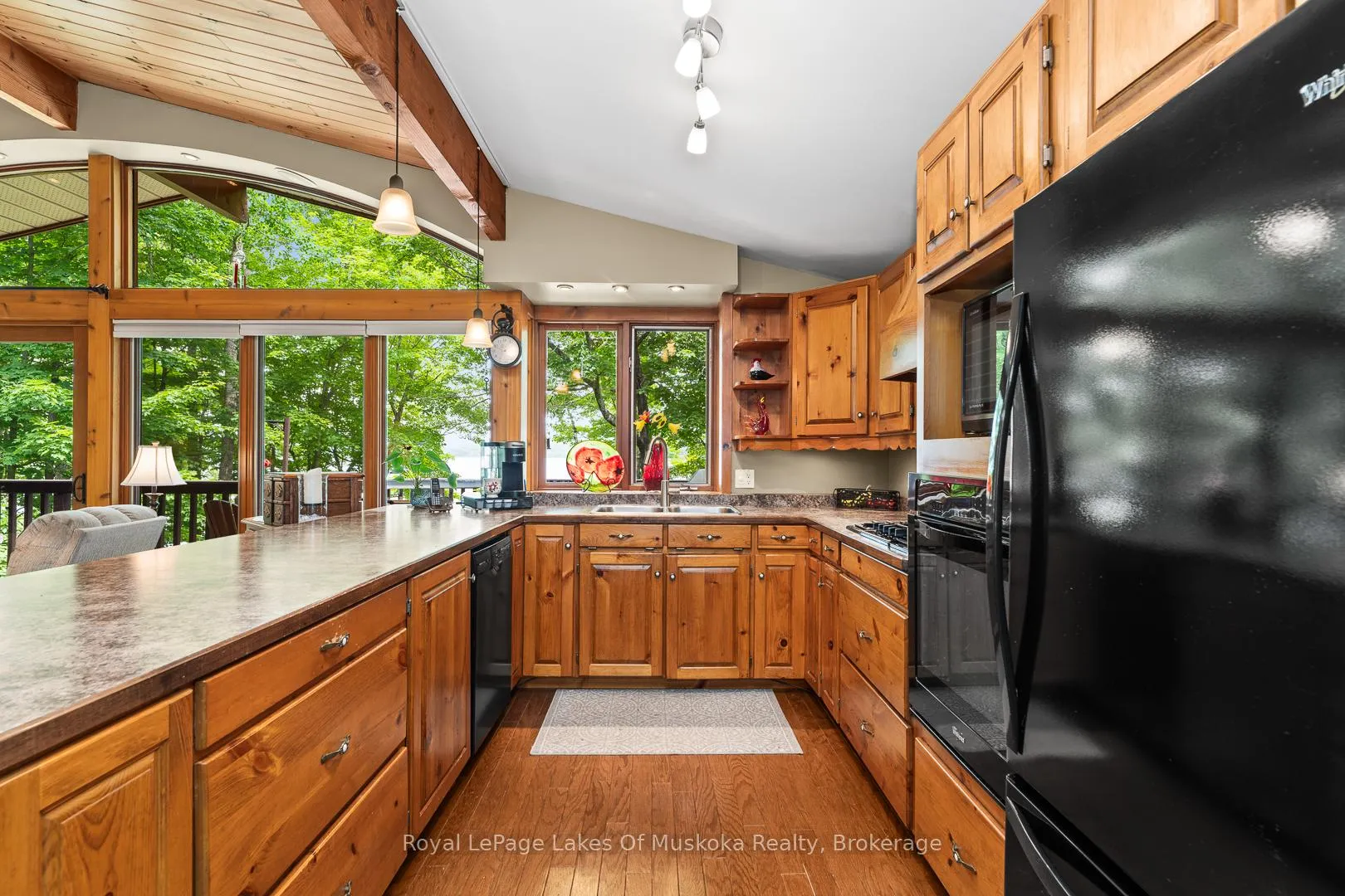 Photo 10 of 168 Lakeshore Road, Burk's Falls — HOMEH