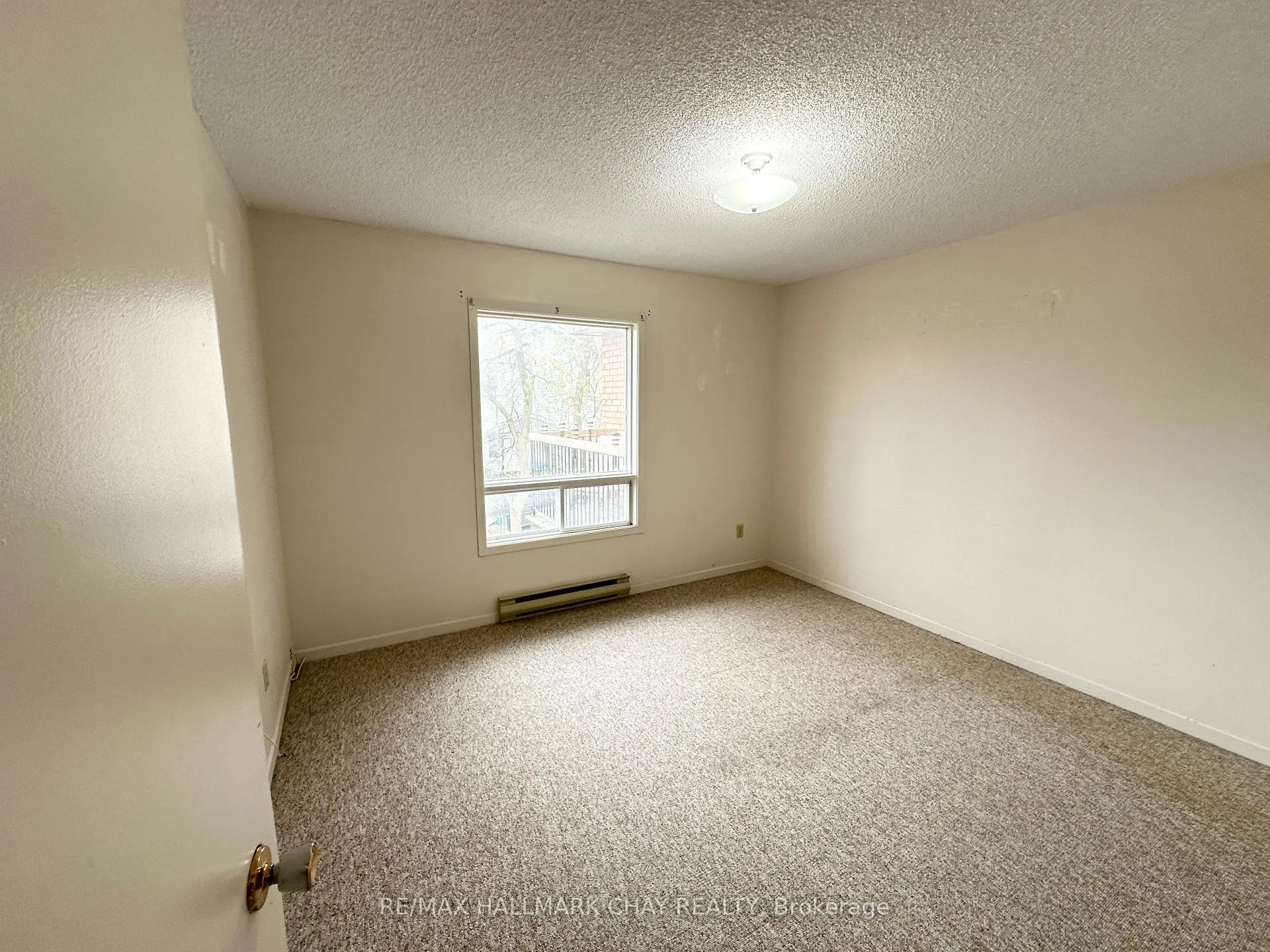 Photo 4 of Unit 204, 80 Grove Street E, Barrie, Wellington — HOMEH