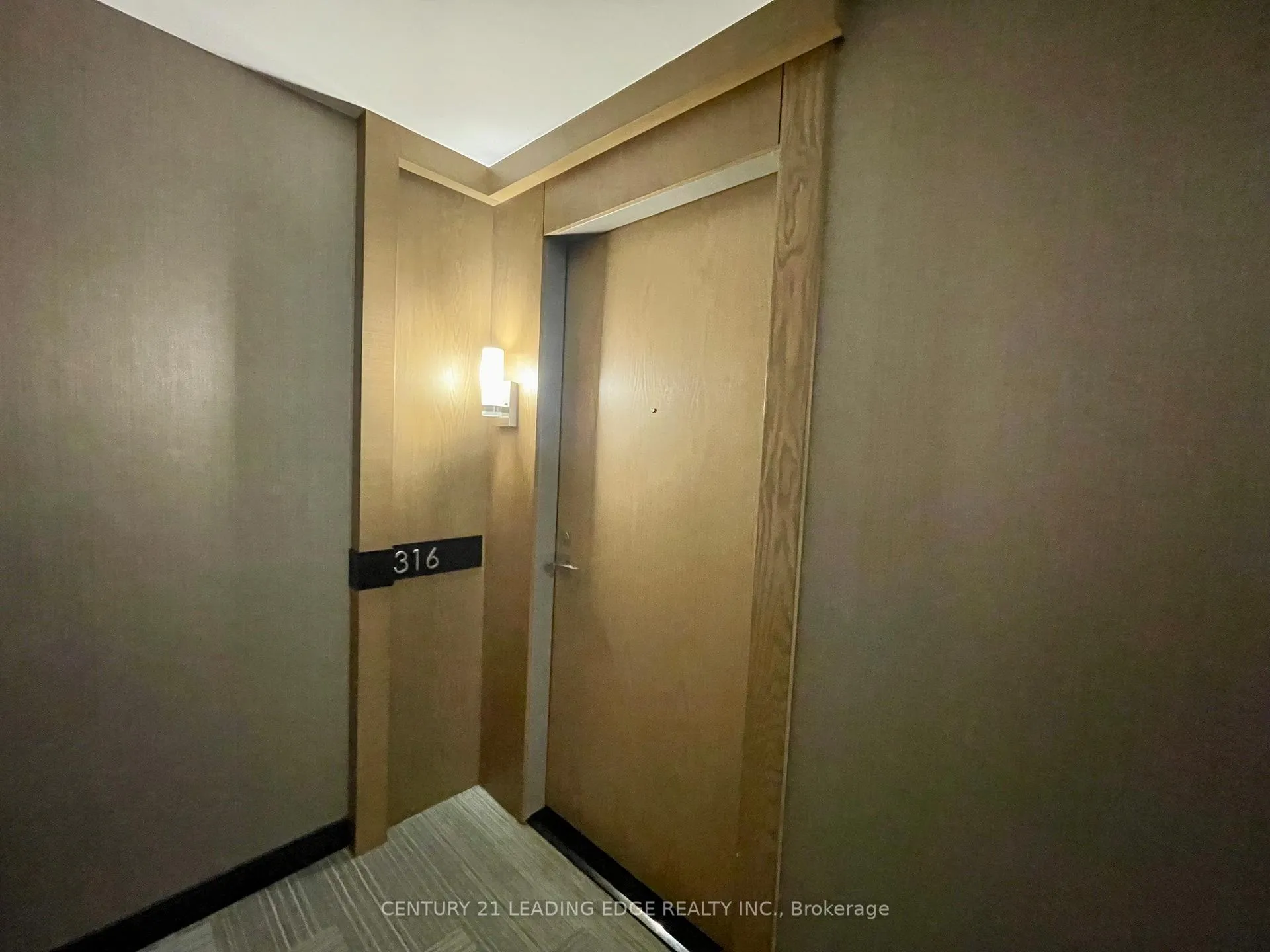 Photo 2 of Unit 316, 18 Uptown Drive, Markham, Unionville — HOMEH