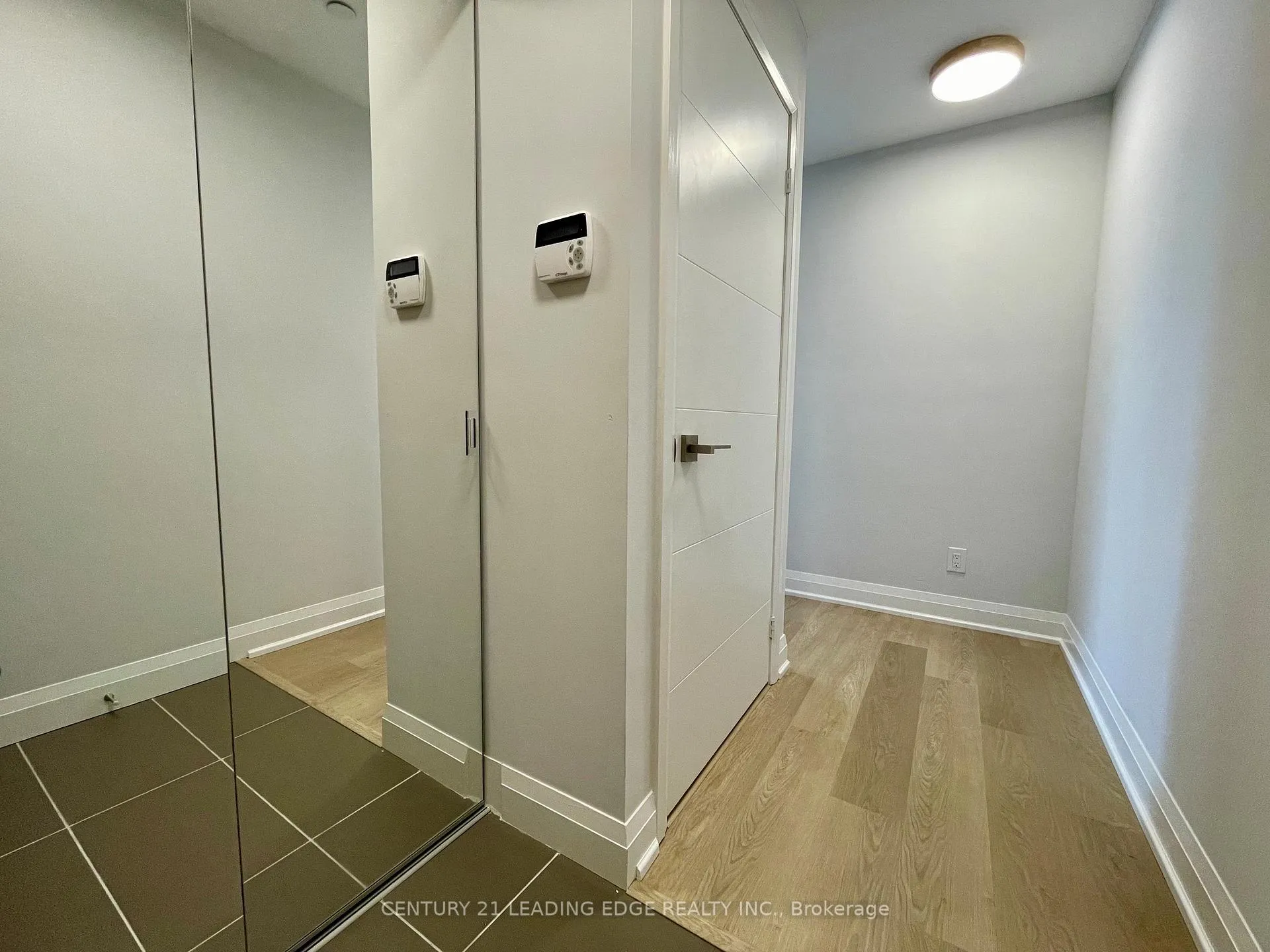 Photo 4 of Unit 316, 18 Uptown Drive, Markham, Unionville — HOMEH